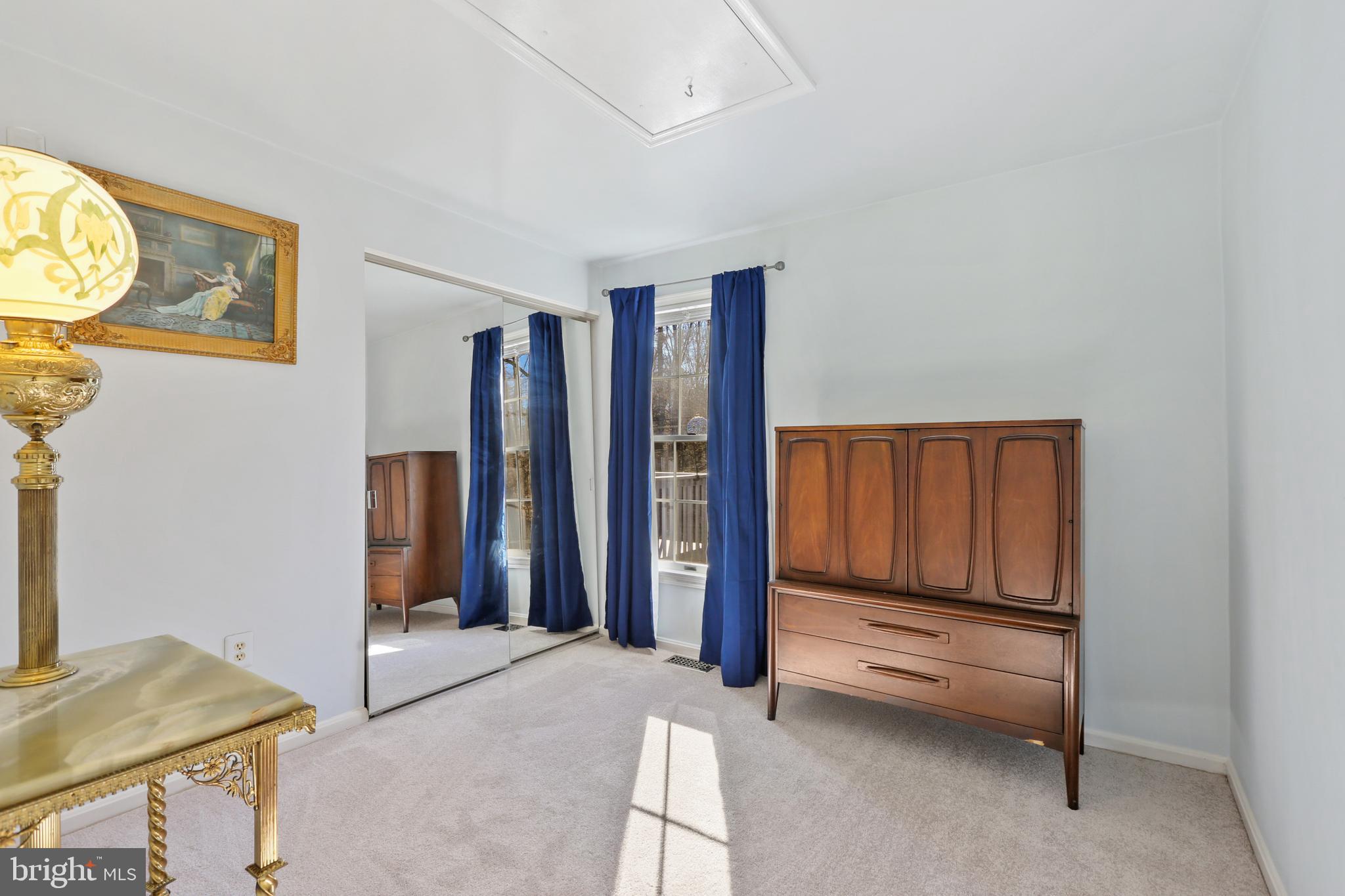 MIDDLE RIVER - Residential