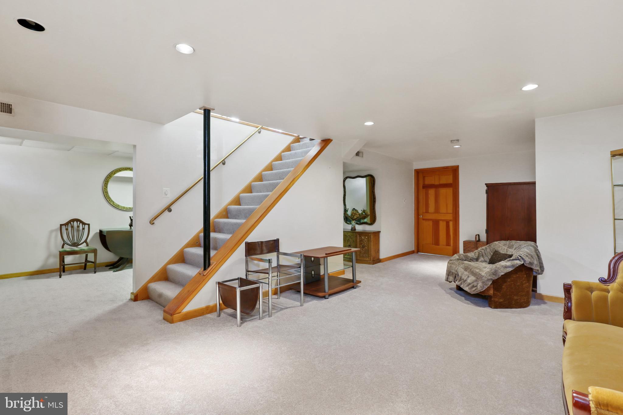 MIDDLE RIVER - Residential