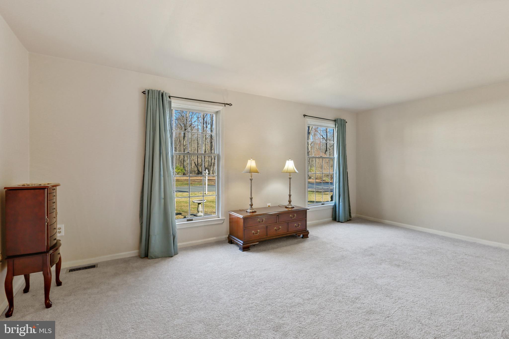 MIDDLE RIVER - Residential