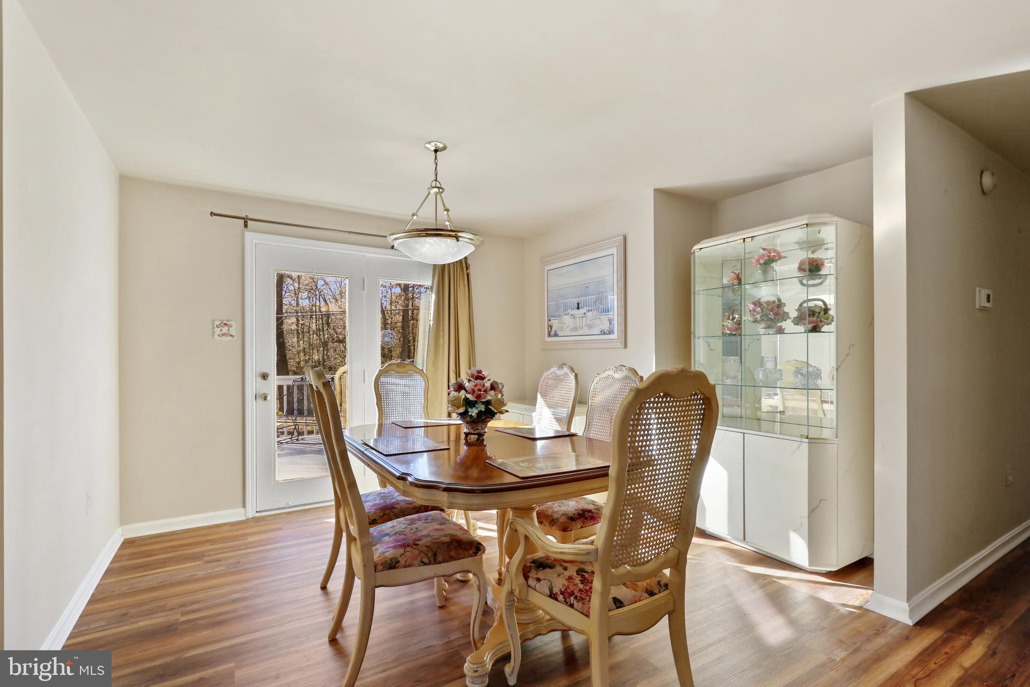 MIDDLE RIVER - Residential