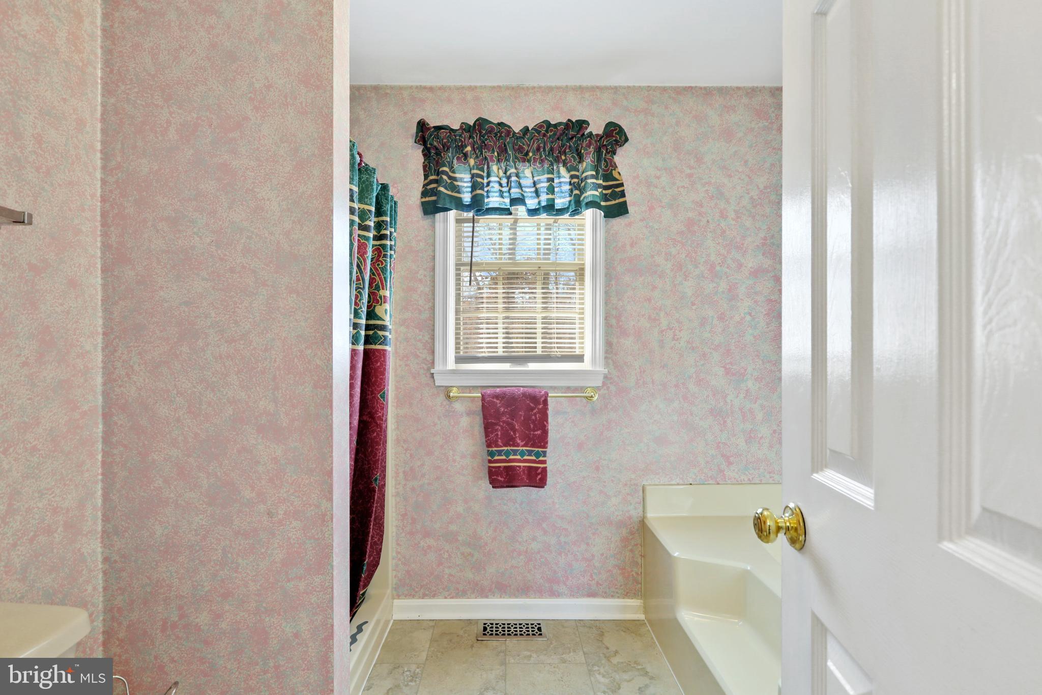 MIDDLE RIVER - Residential