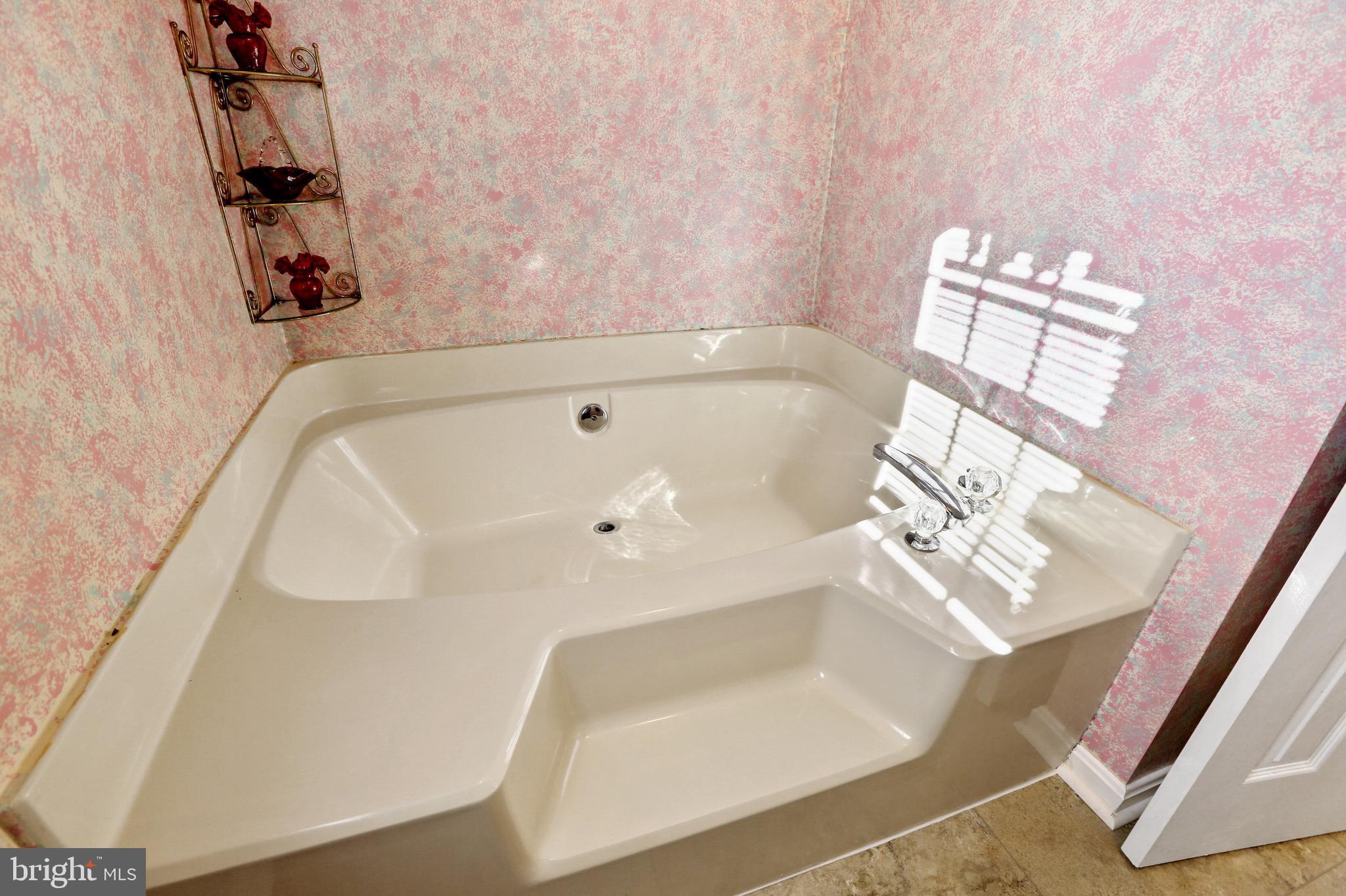 MIDDLE RIVER - Residential