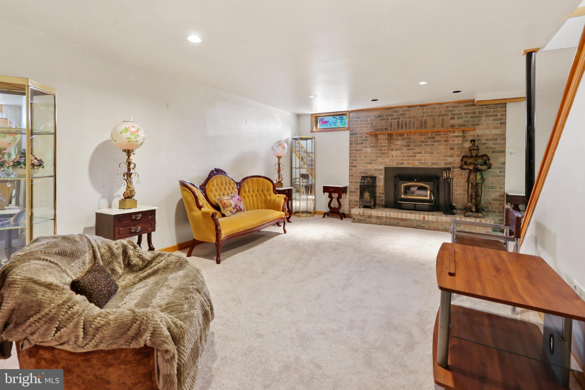 MIDDLE RIVER - Residential