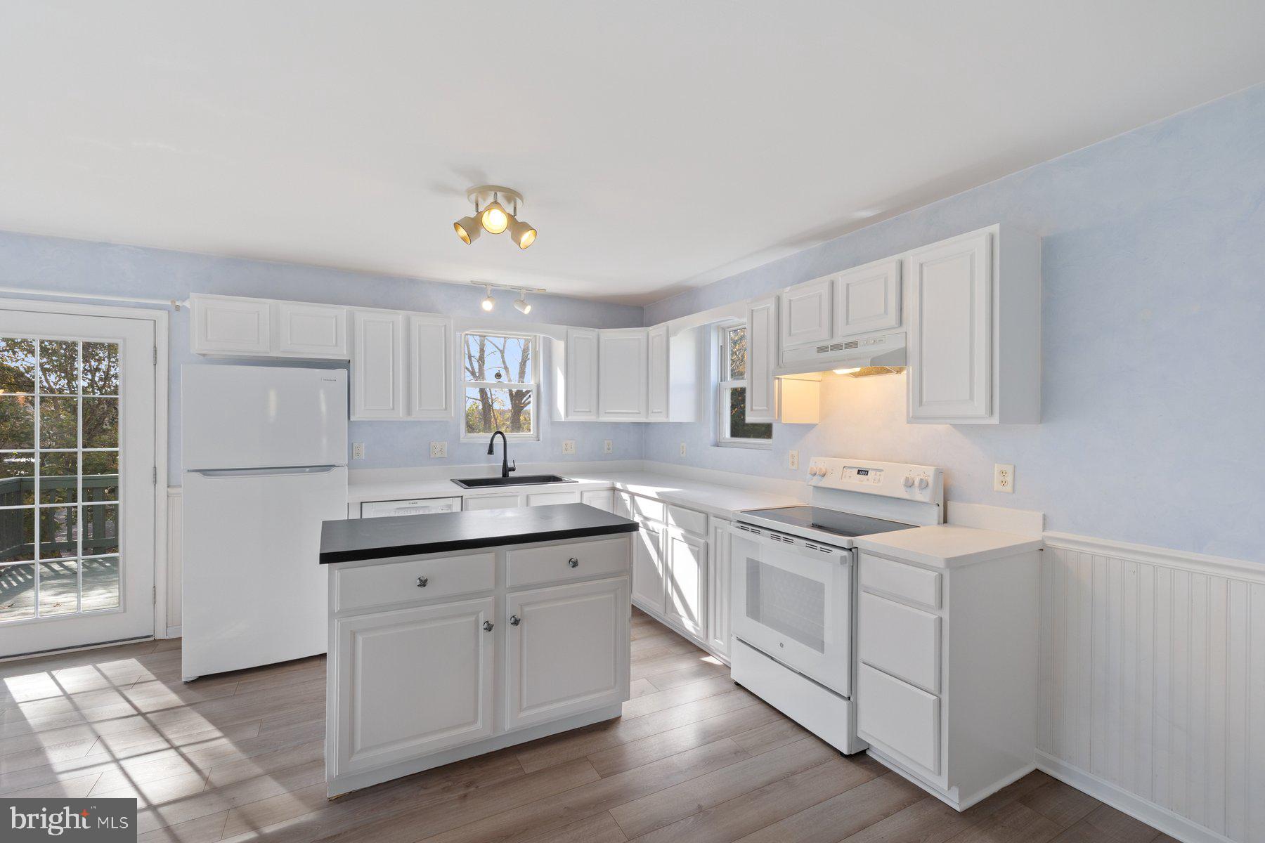 BRUNSWICK - Residential