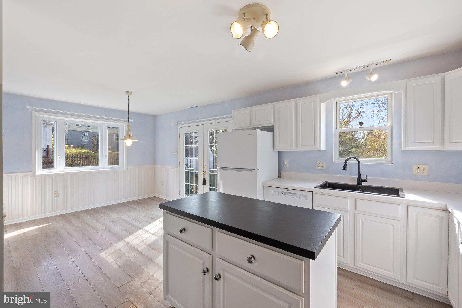 BRUNSWICK - Residential