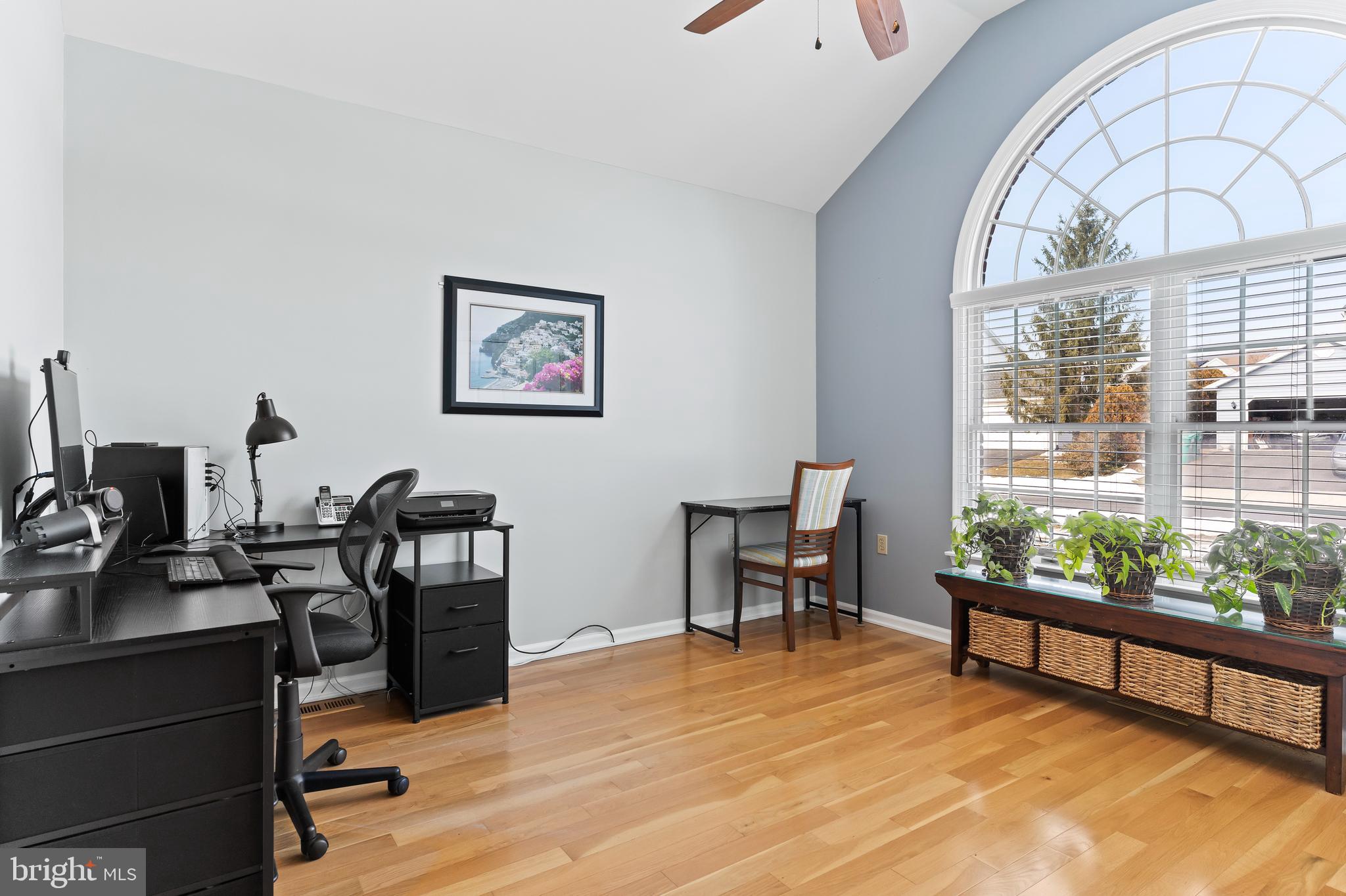 LOGANS RUN - Residential