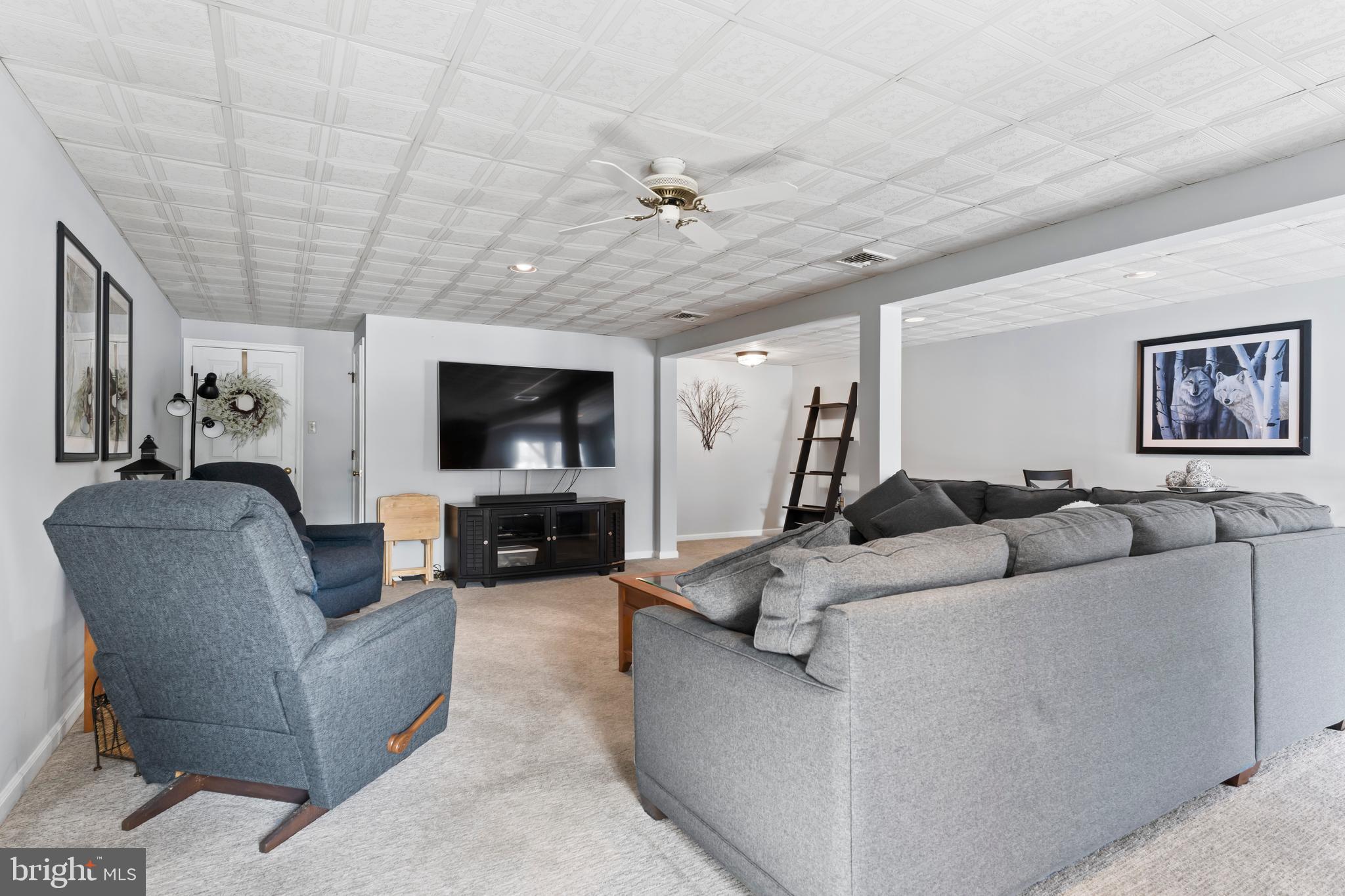 LOGANS RUN - Residential