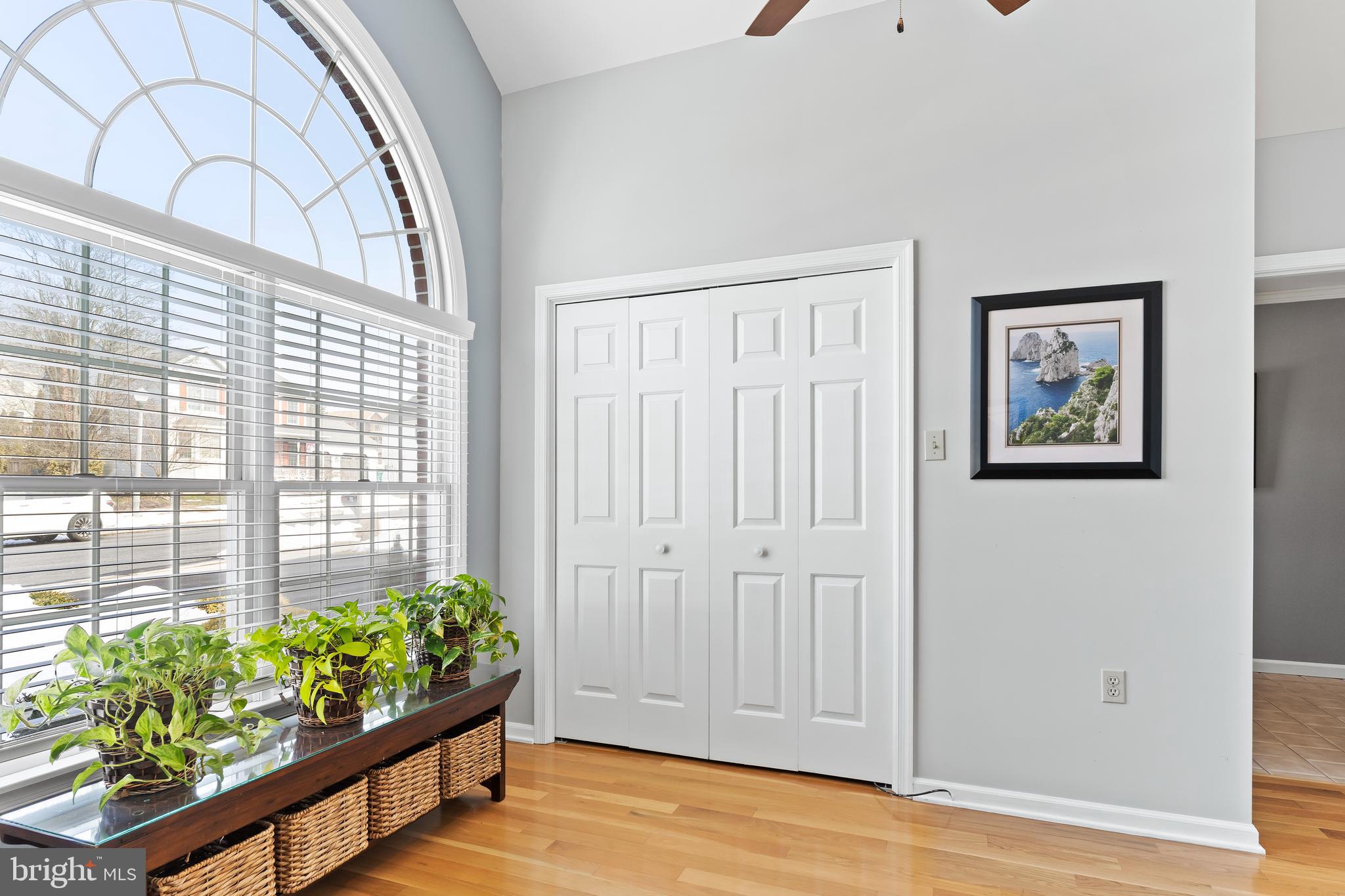 LOGANS RUN - Residential