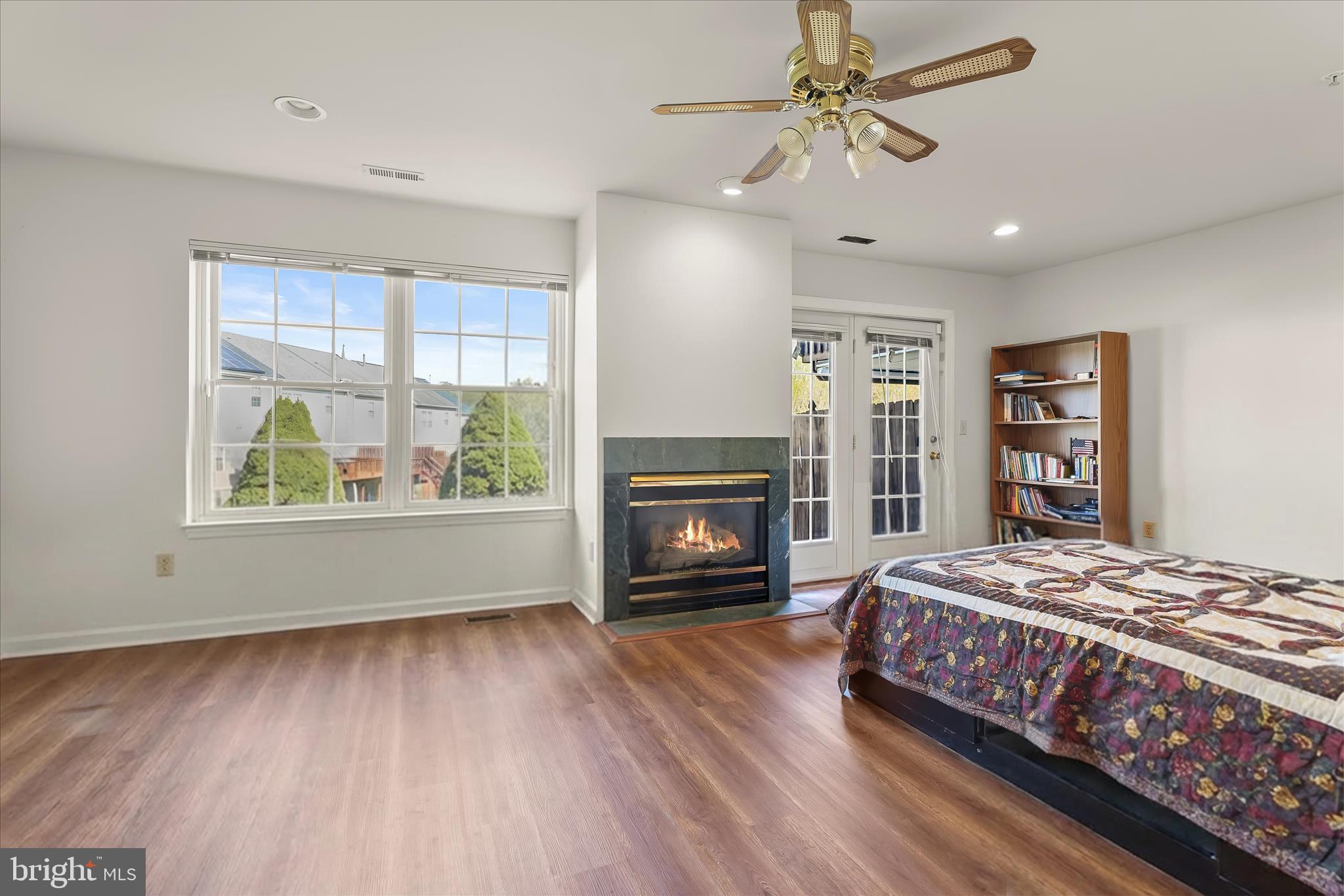 LYONS GATE - Residential