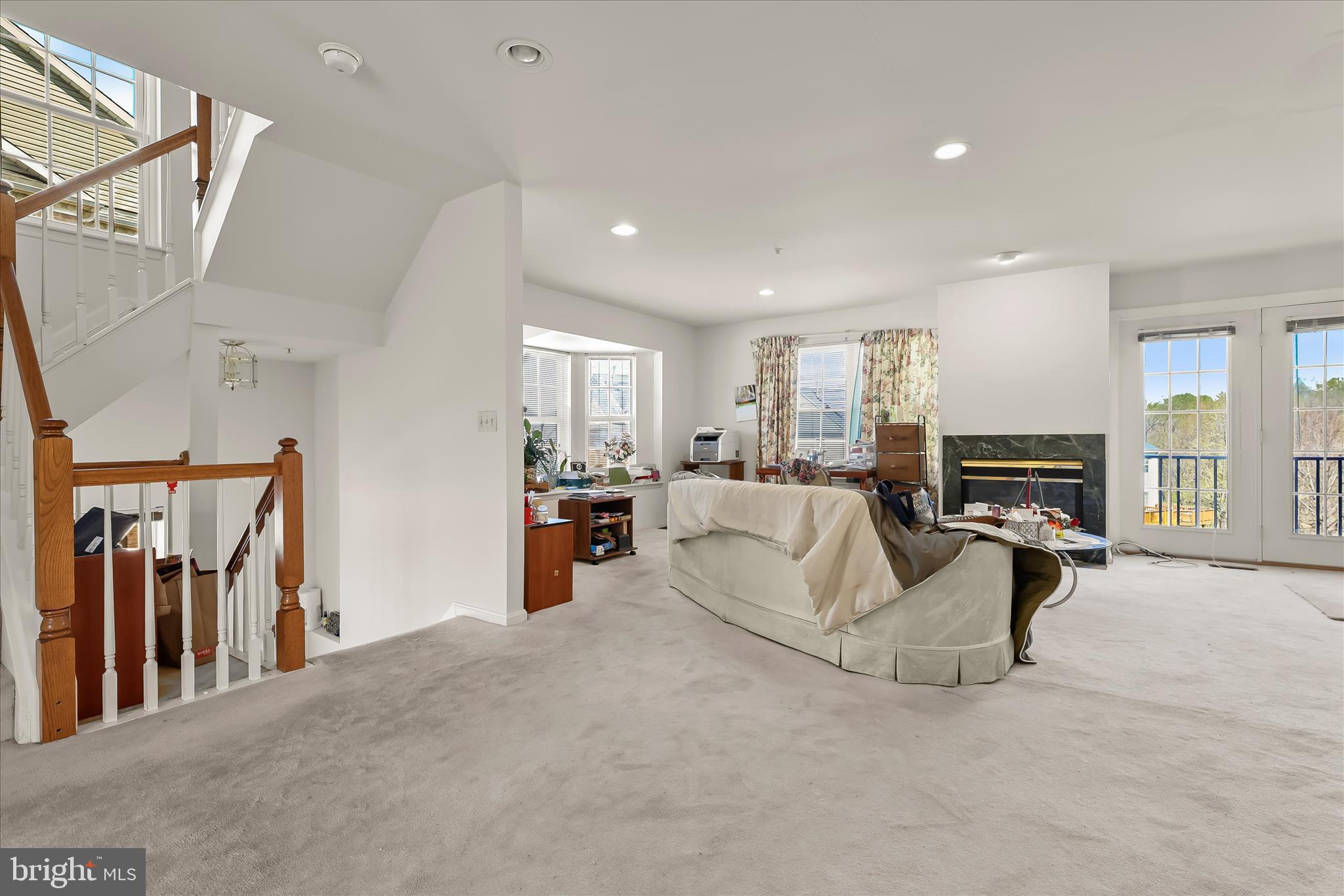 LYONS GATE - Residential