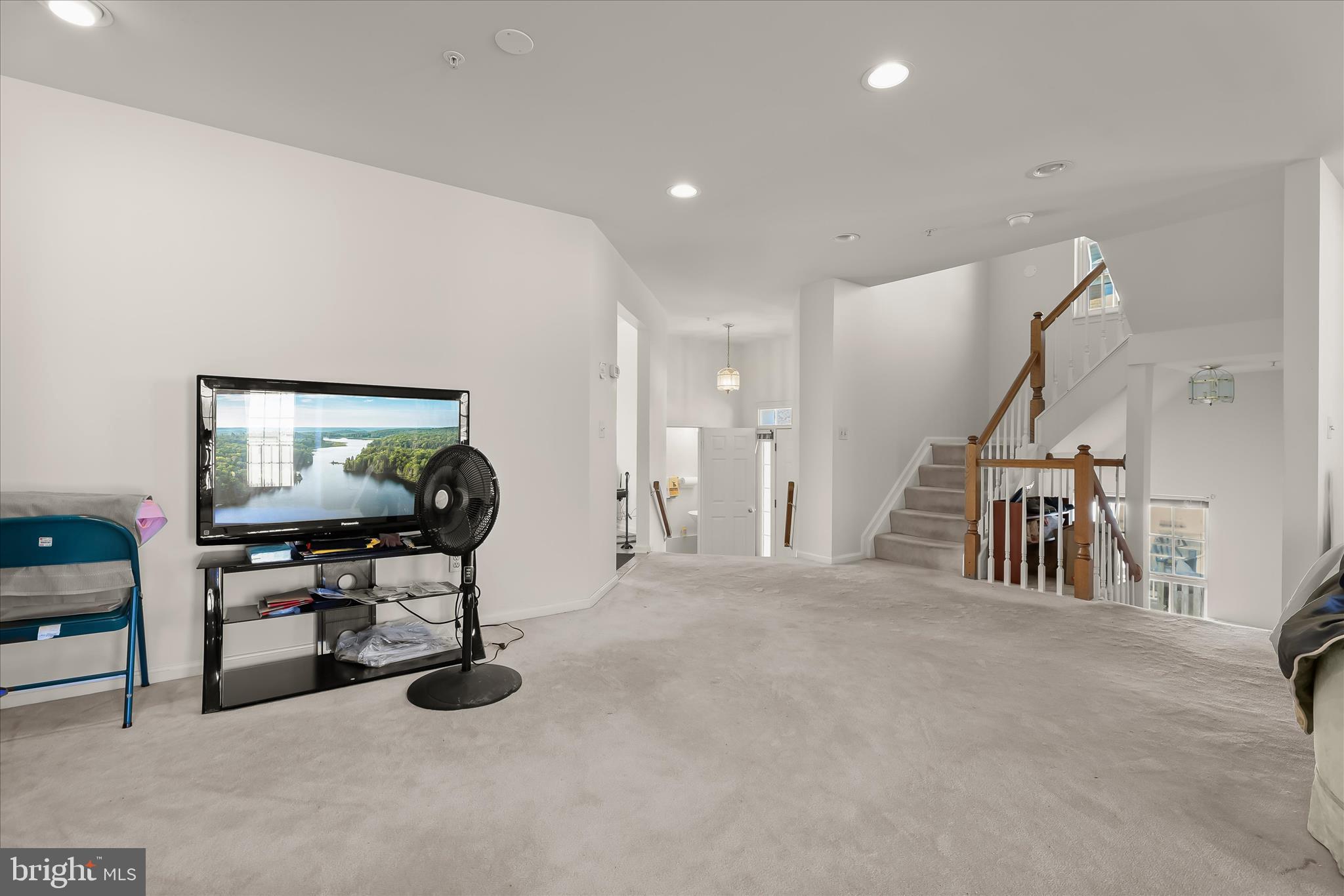 LYONS GATE - Residential