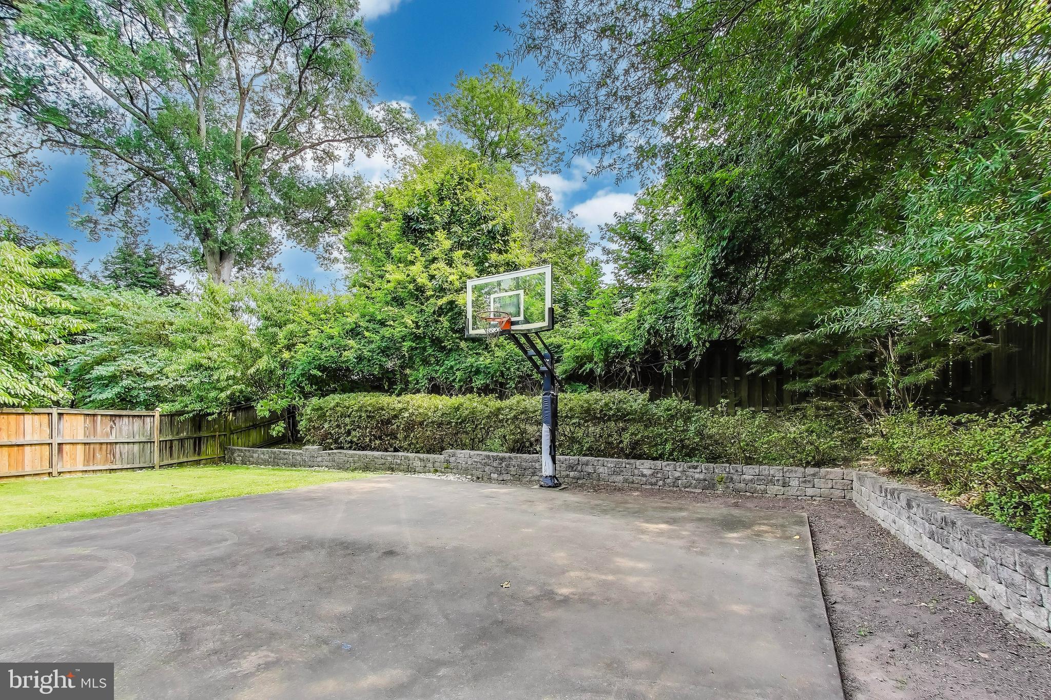 BRILYN PARK - Residential