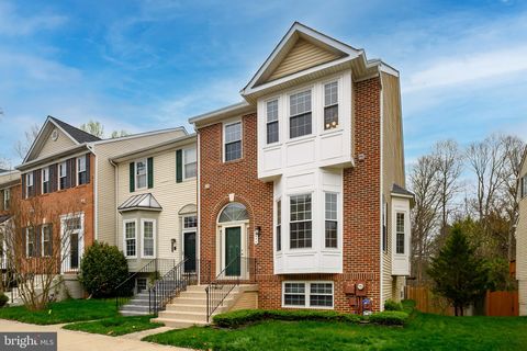 Townhouse For Sale - 2644 Streamview Drive<br/> ODENTON, MD 21113
