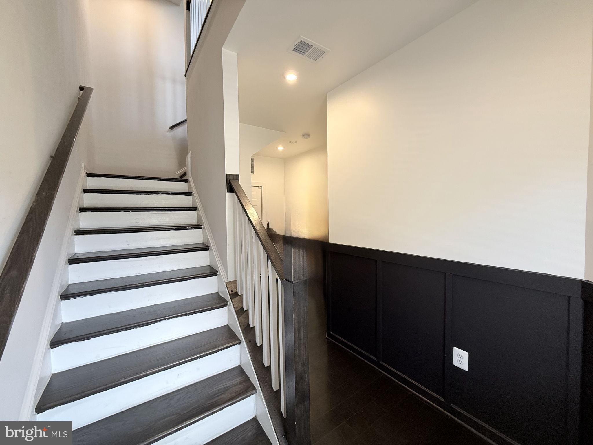 1761 AUTUMN MAPLE LEAF DRIVE