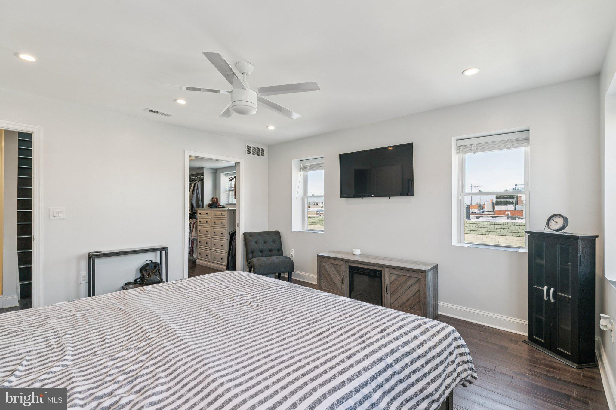 PASSYUNK SQUARE - Residential