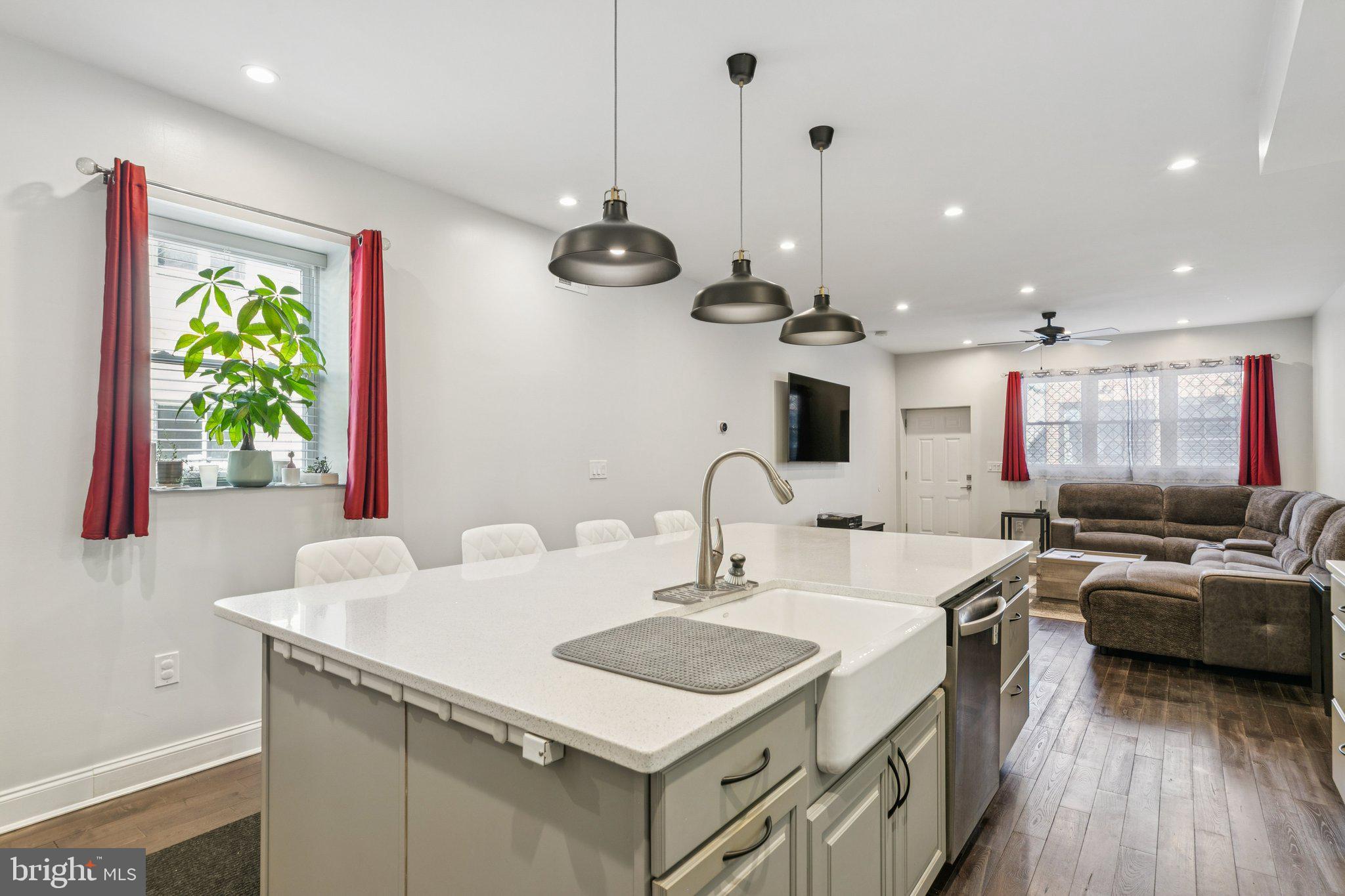 PASSYUNK SQUARE - Residential