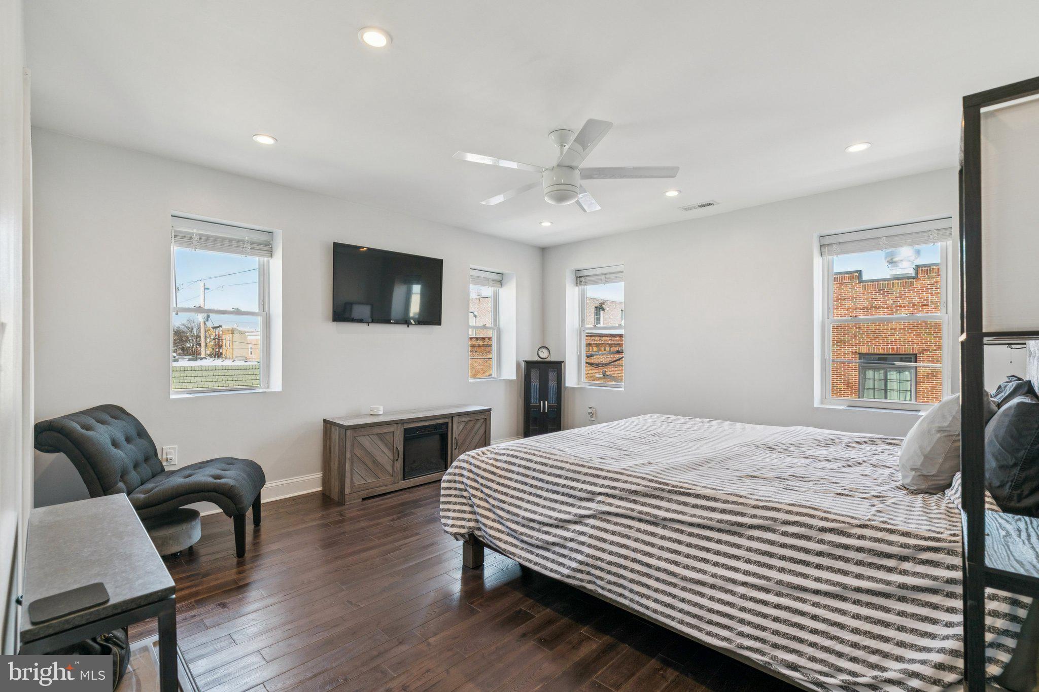 PASSYUNK SQUARE - Residential