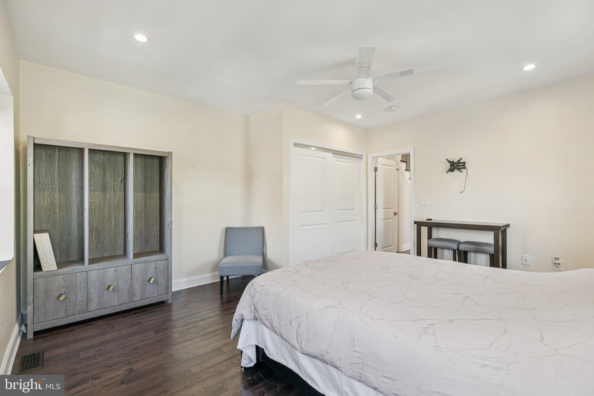 PASSYUNK SQUARE - Residential