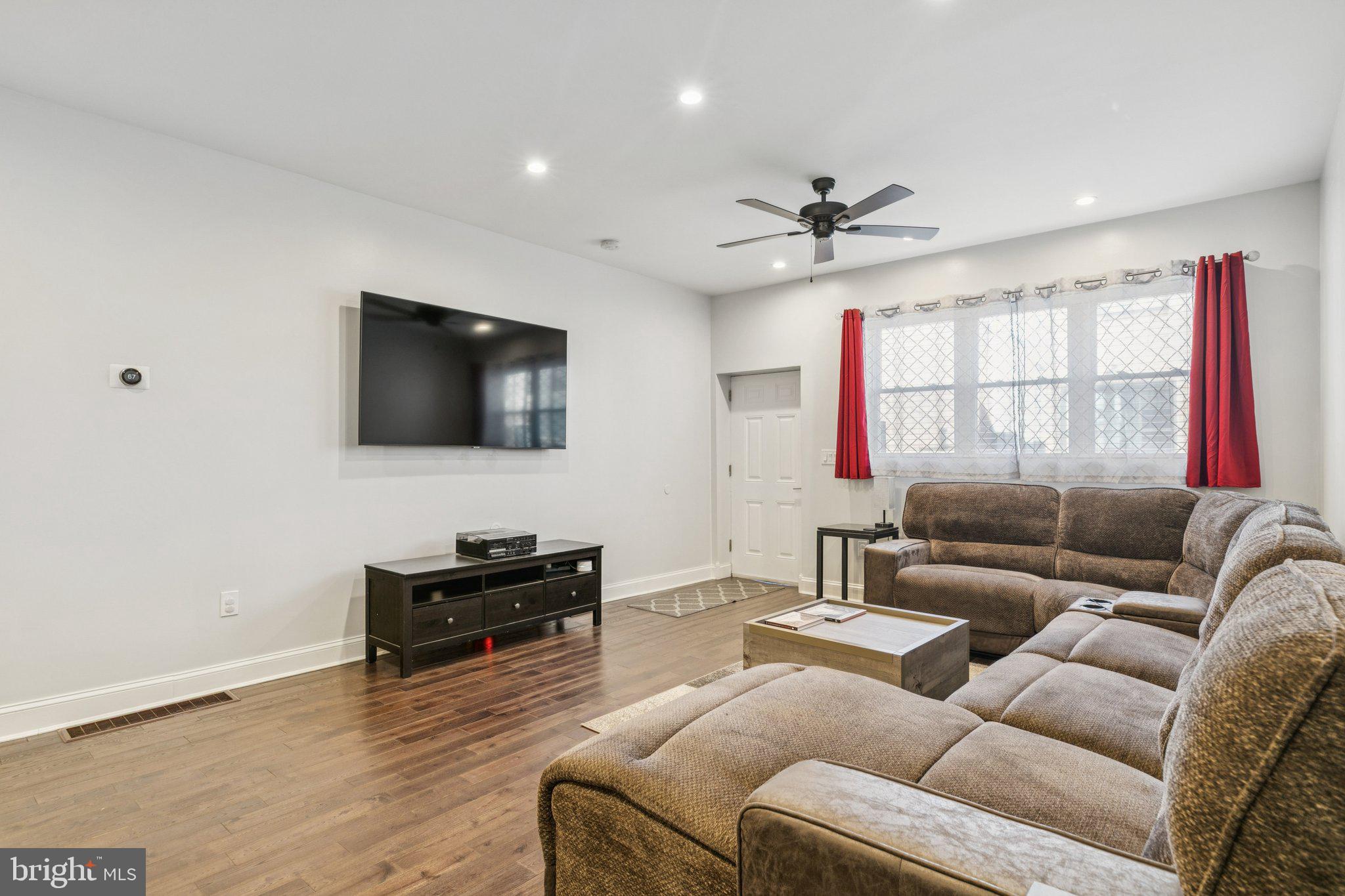 PASSYUNK SQUARE - Residential