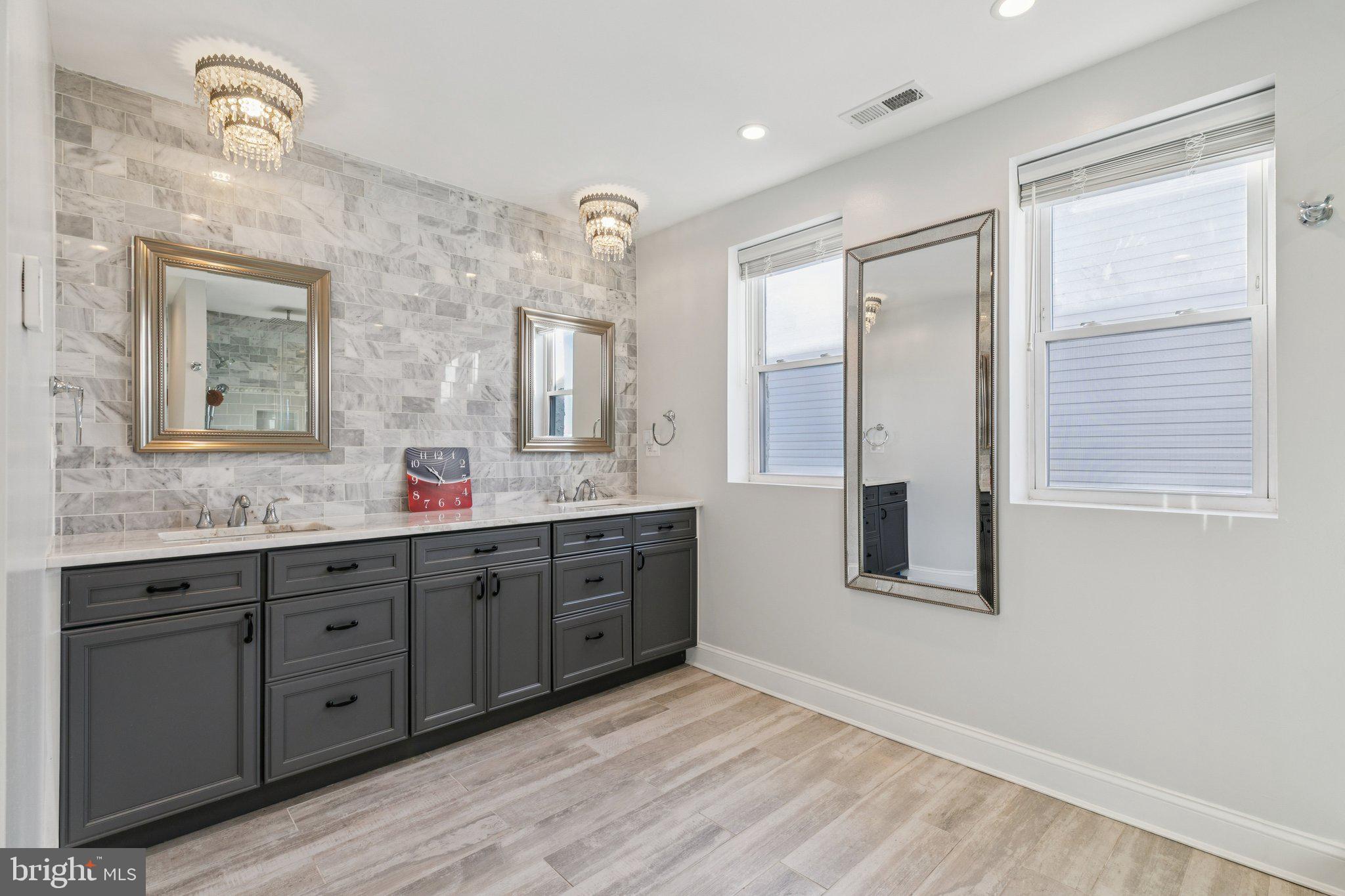 PASSYUNK SQUARE - Residential