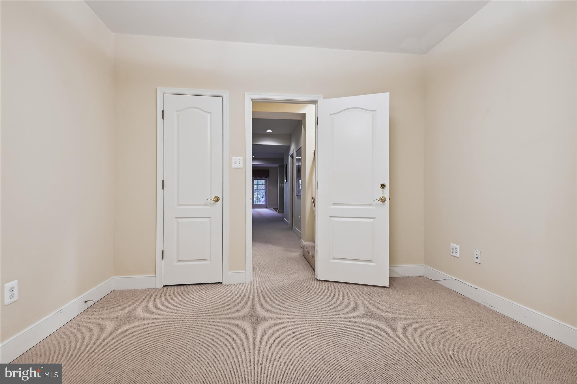 NORTH ROLAND PARK - Residential