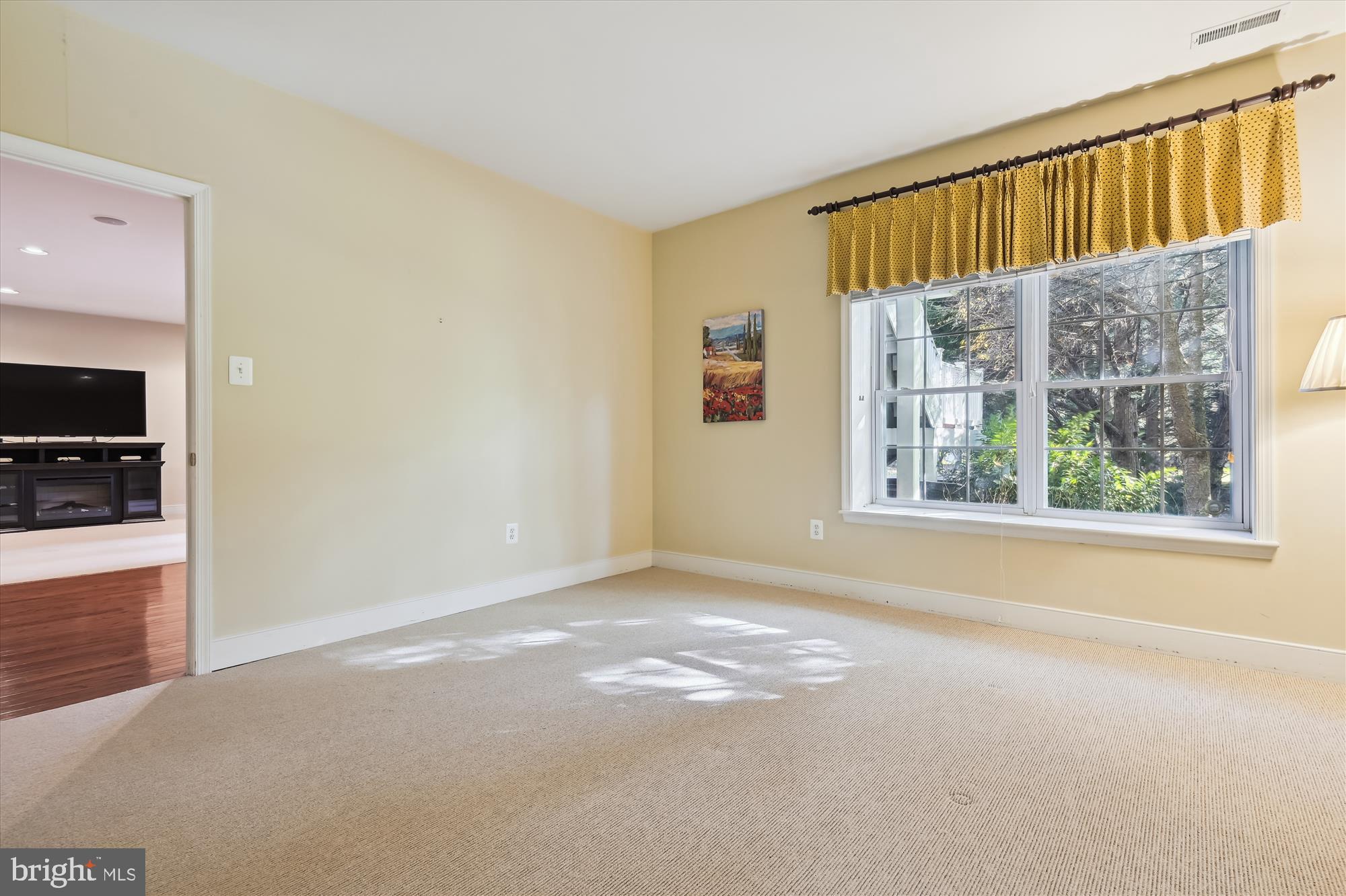 NORTH ROLAND PARK - Residential