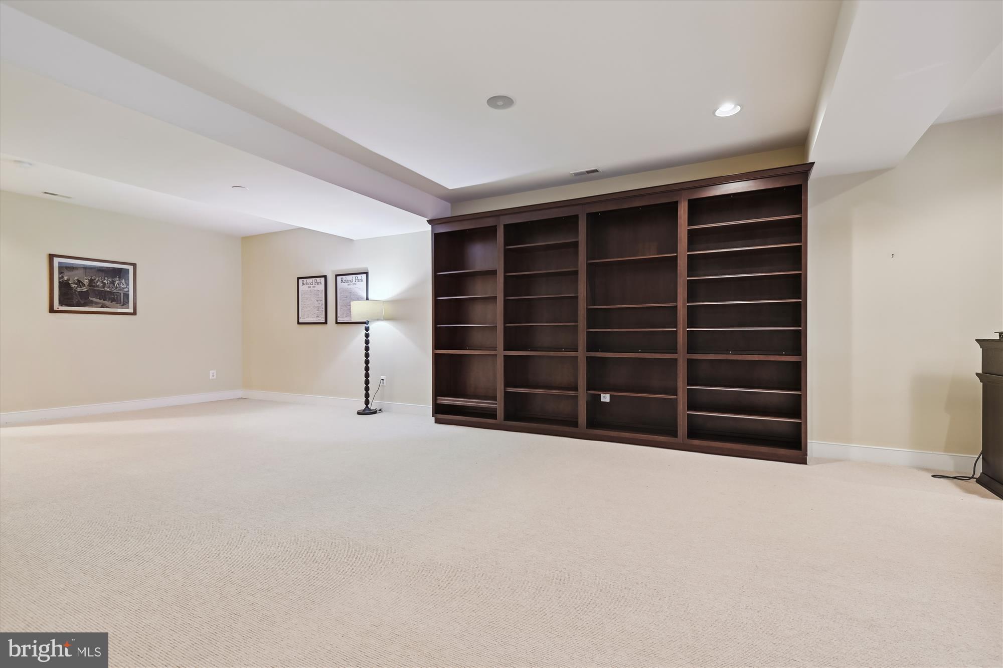 NORTH ROLAND PARK - Residential