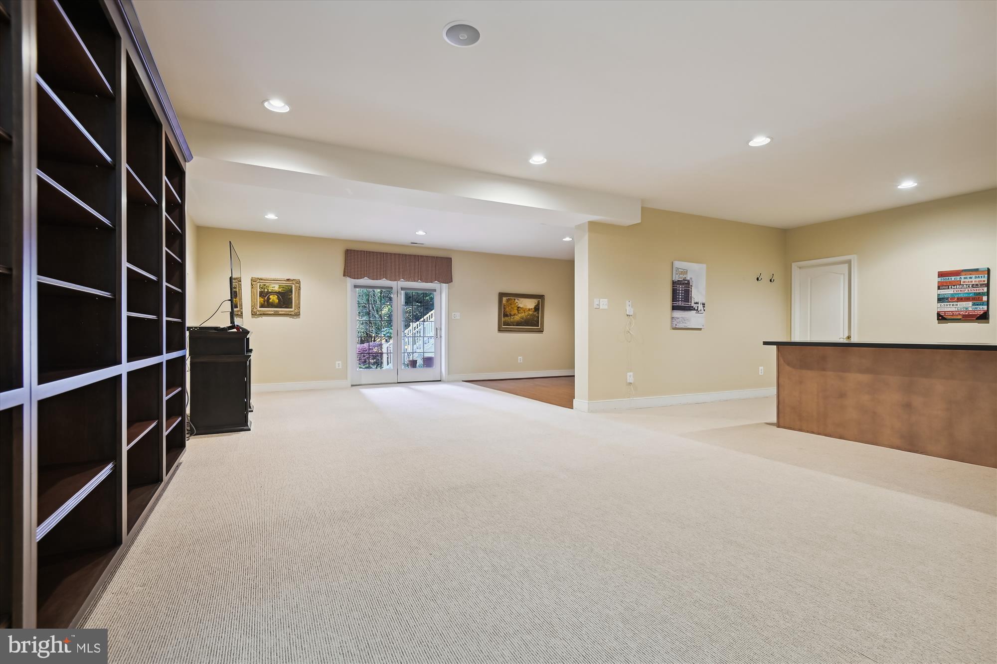 NORTH ROLAND PARK - Residential