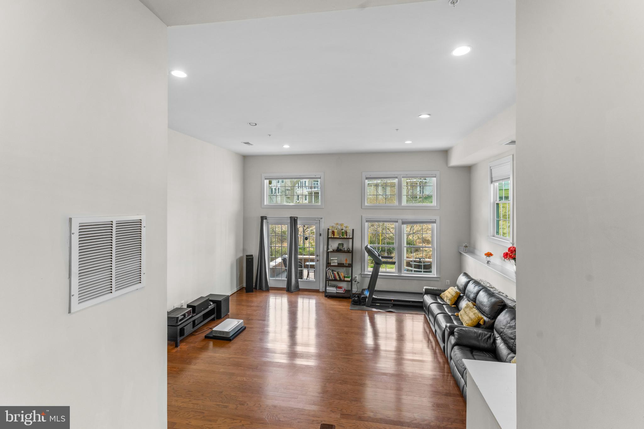 TAYLOR VILLAGE - Residential