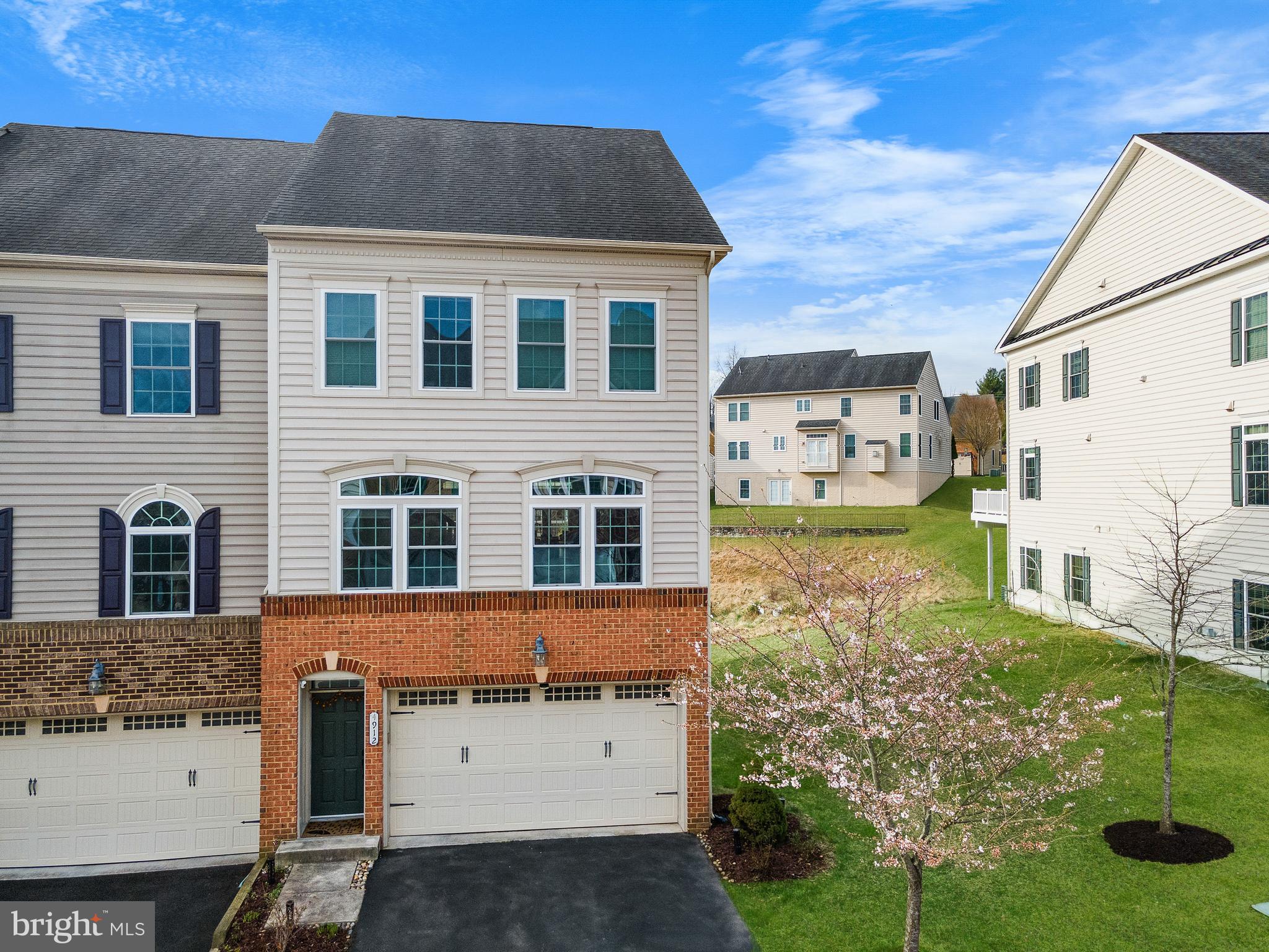 TAYLOR VILLAGE - Residential