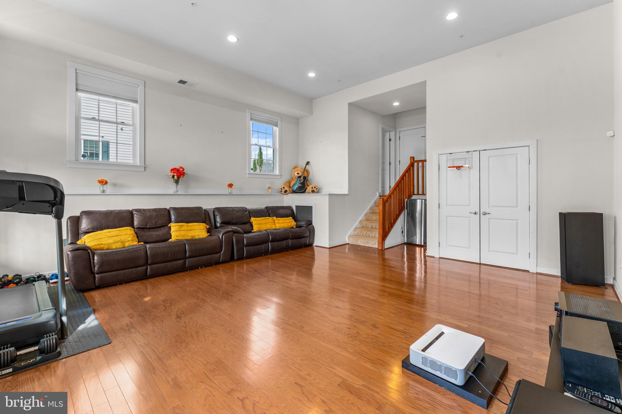 TAYLOR VILLAGE - Residential