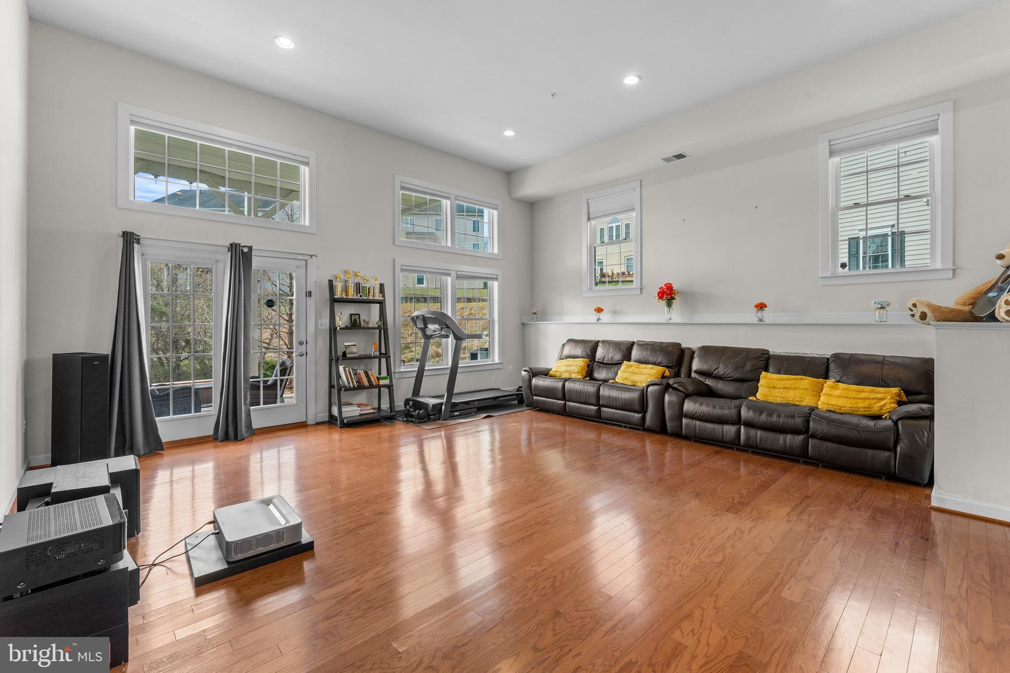 TAYLOR VILLAGE - Residential