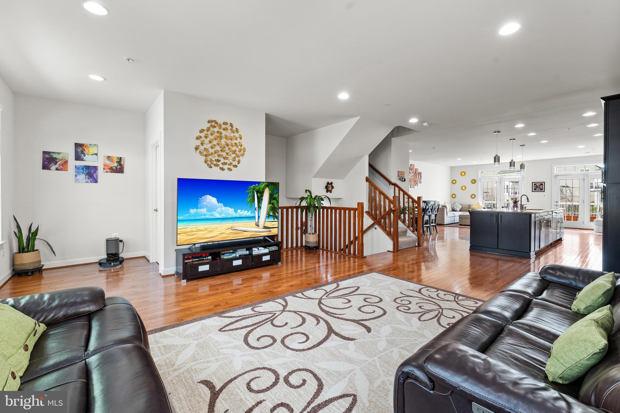 TAYLOR VILLAGE - Residential