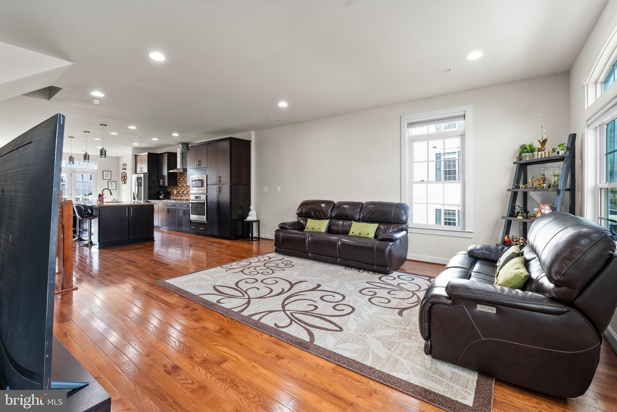 TAYLOR VILLAGE - Residential