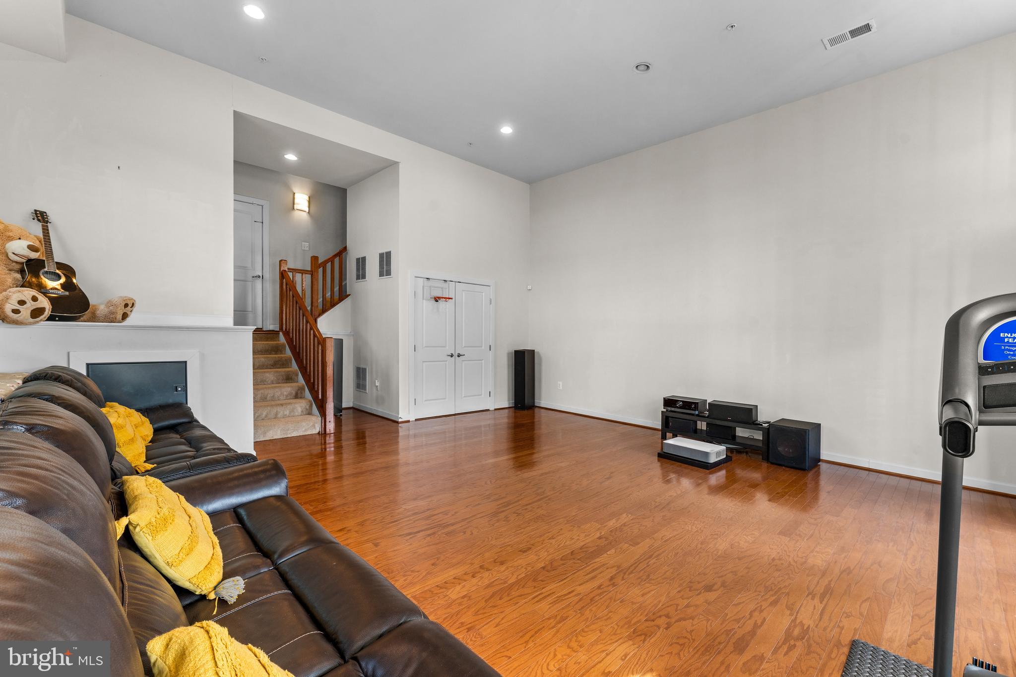 TAYLOR VILLAGE - Residential