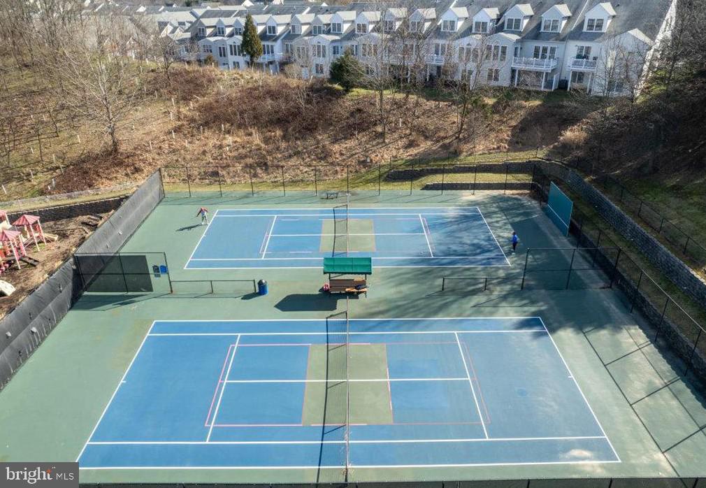 TAYLOR VILLAGE - Residential