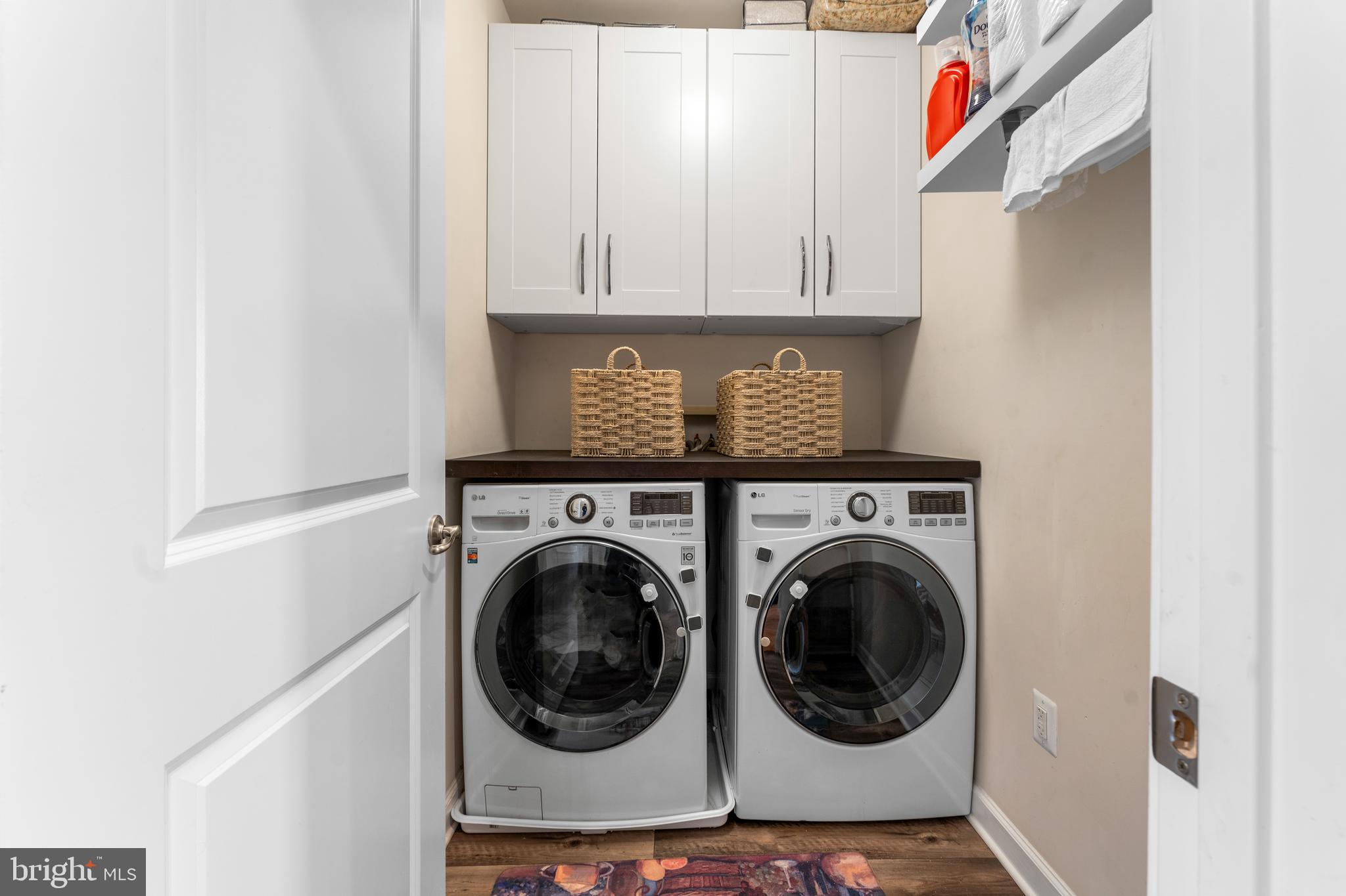 TAYLOR VILLAGE - Residential