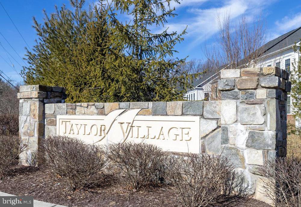 TAYLOR VILLAGE - Residential