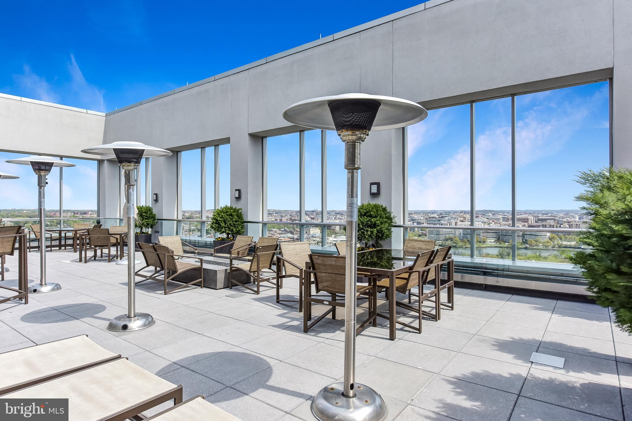 ROSSLYN - Residential Lease