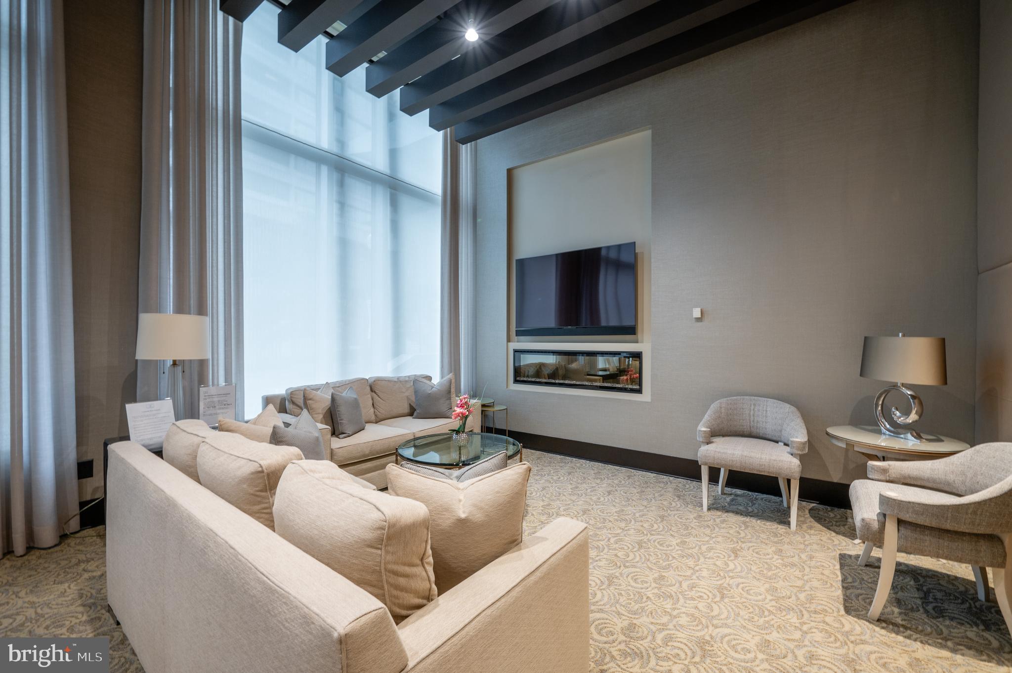 ROSSLYN - Residential Lease