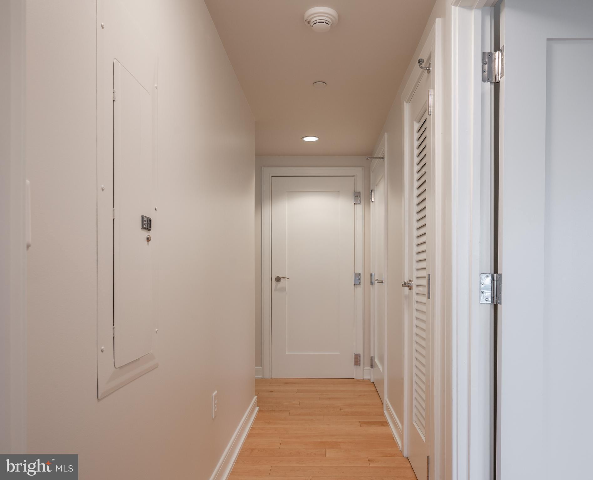 ROSSLYN - Residential Lease