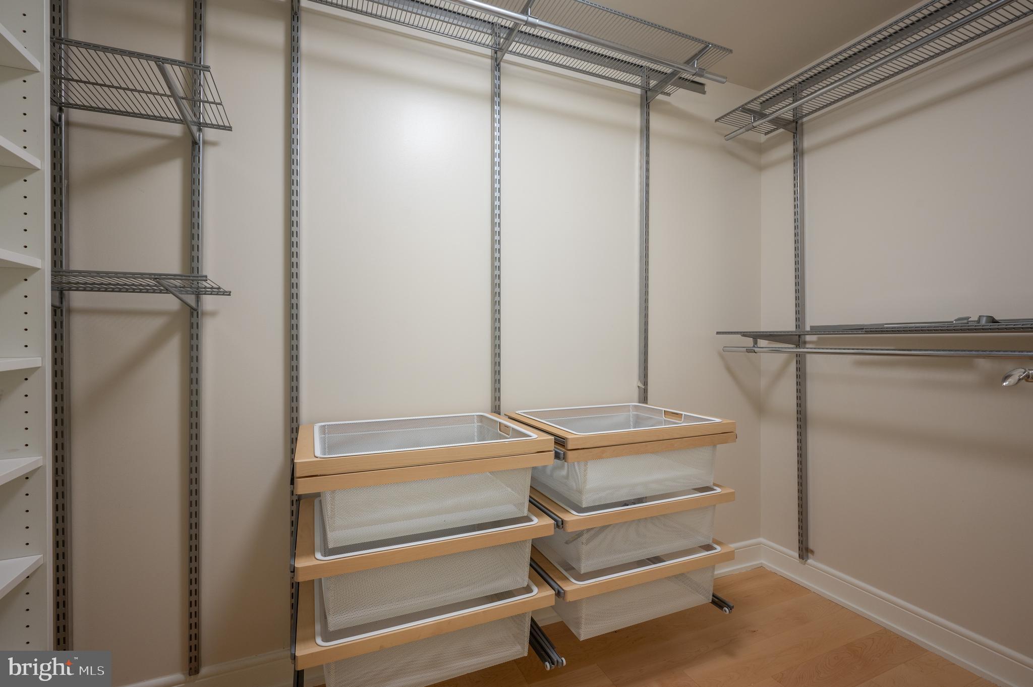 ROSSLYN - Residential Lease