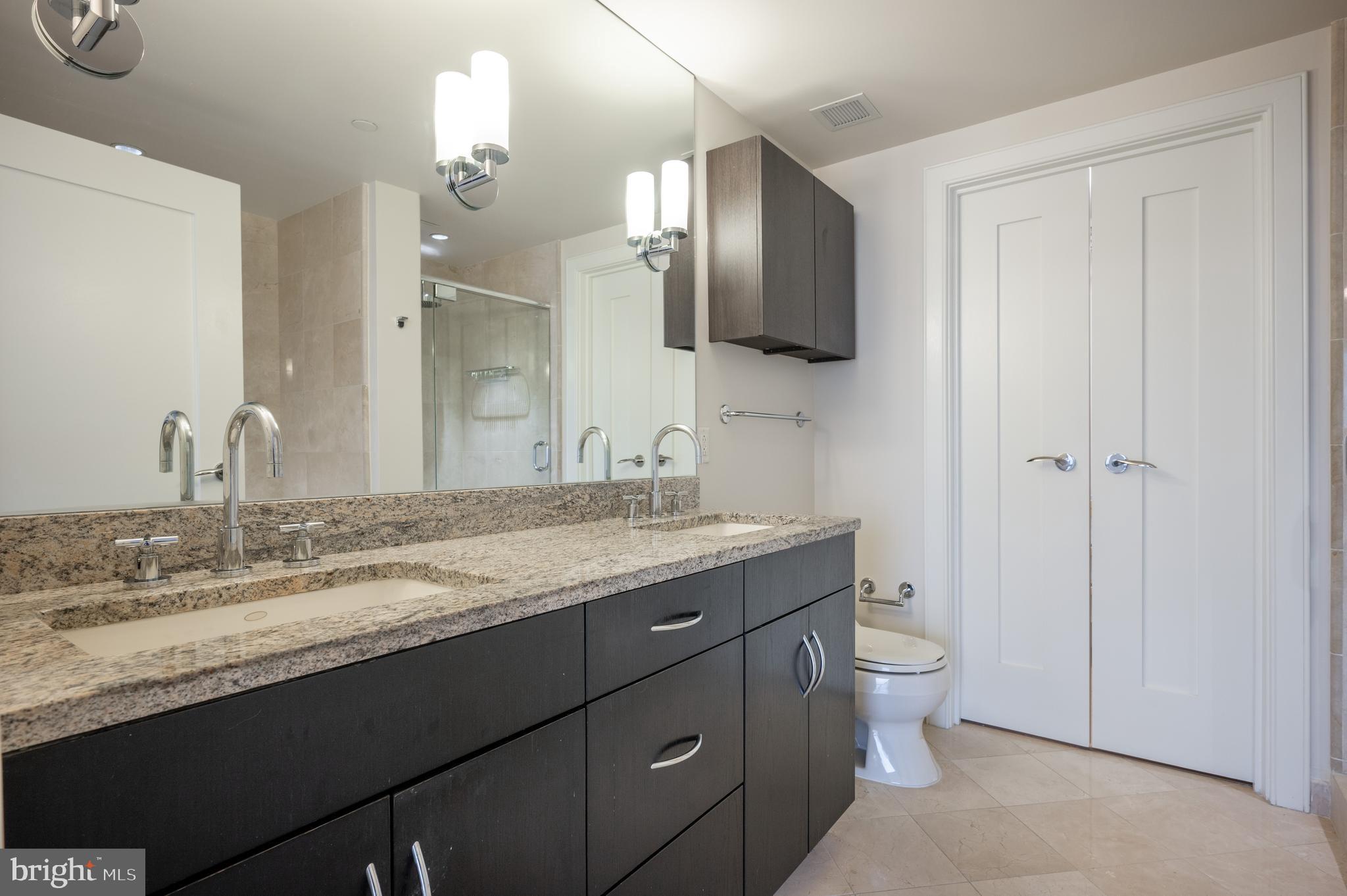 ROSSLYN - Residential Lease