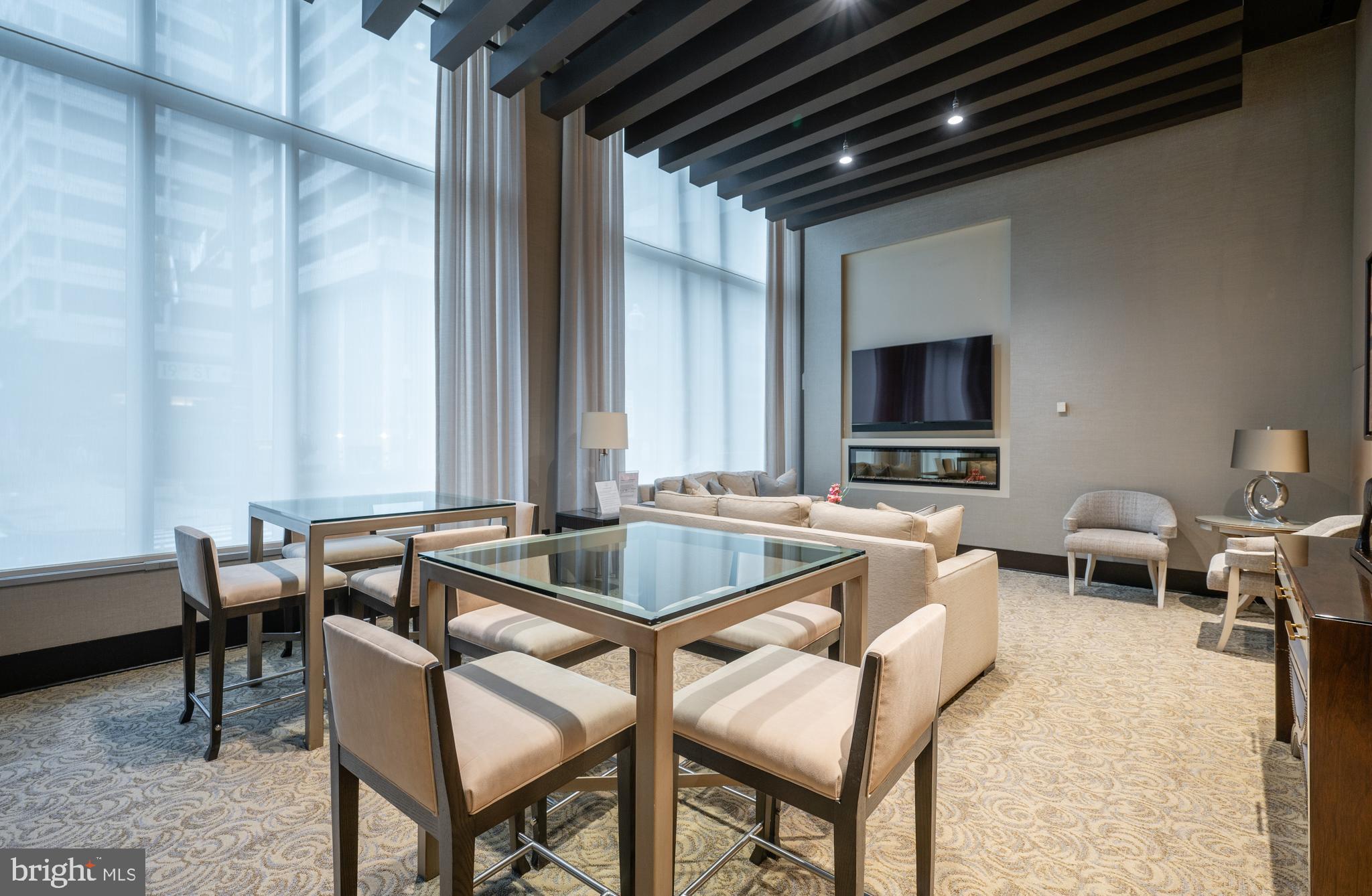 ROSSLYN - Residential Lease