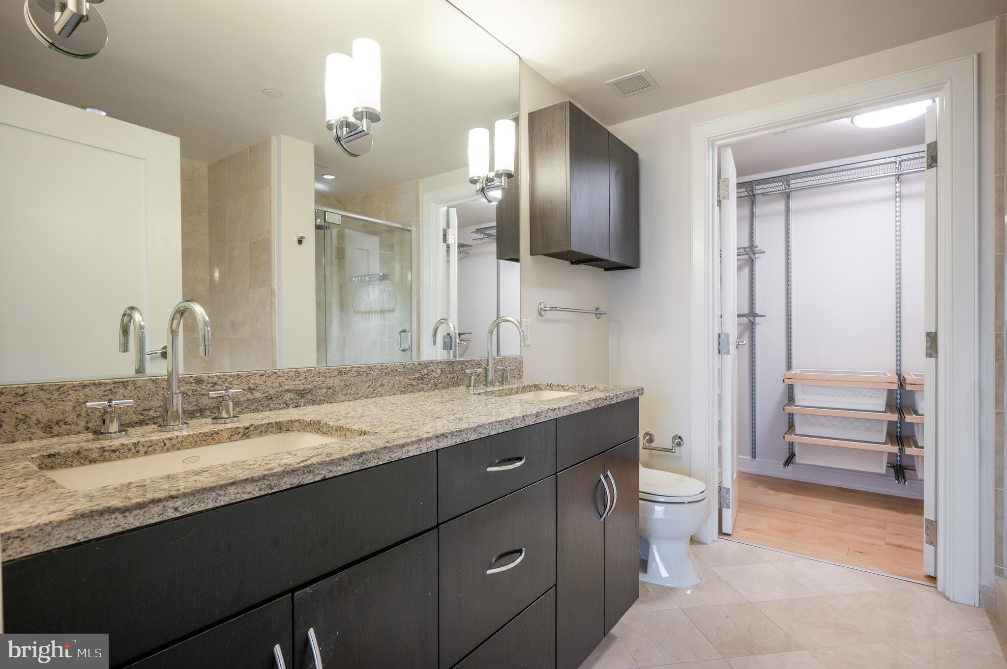 ROSSLYN - Residential Lease