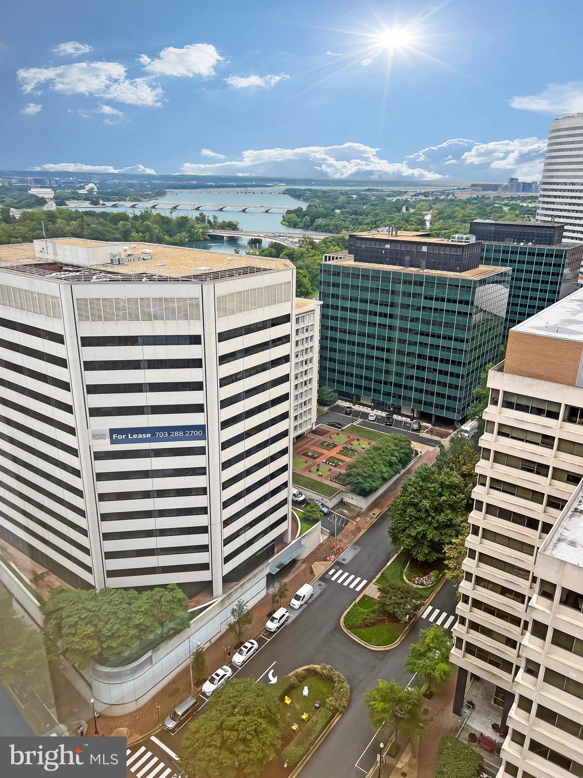 ROSSLYN - Residential Lease