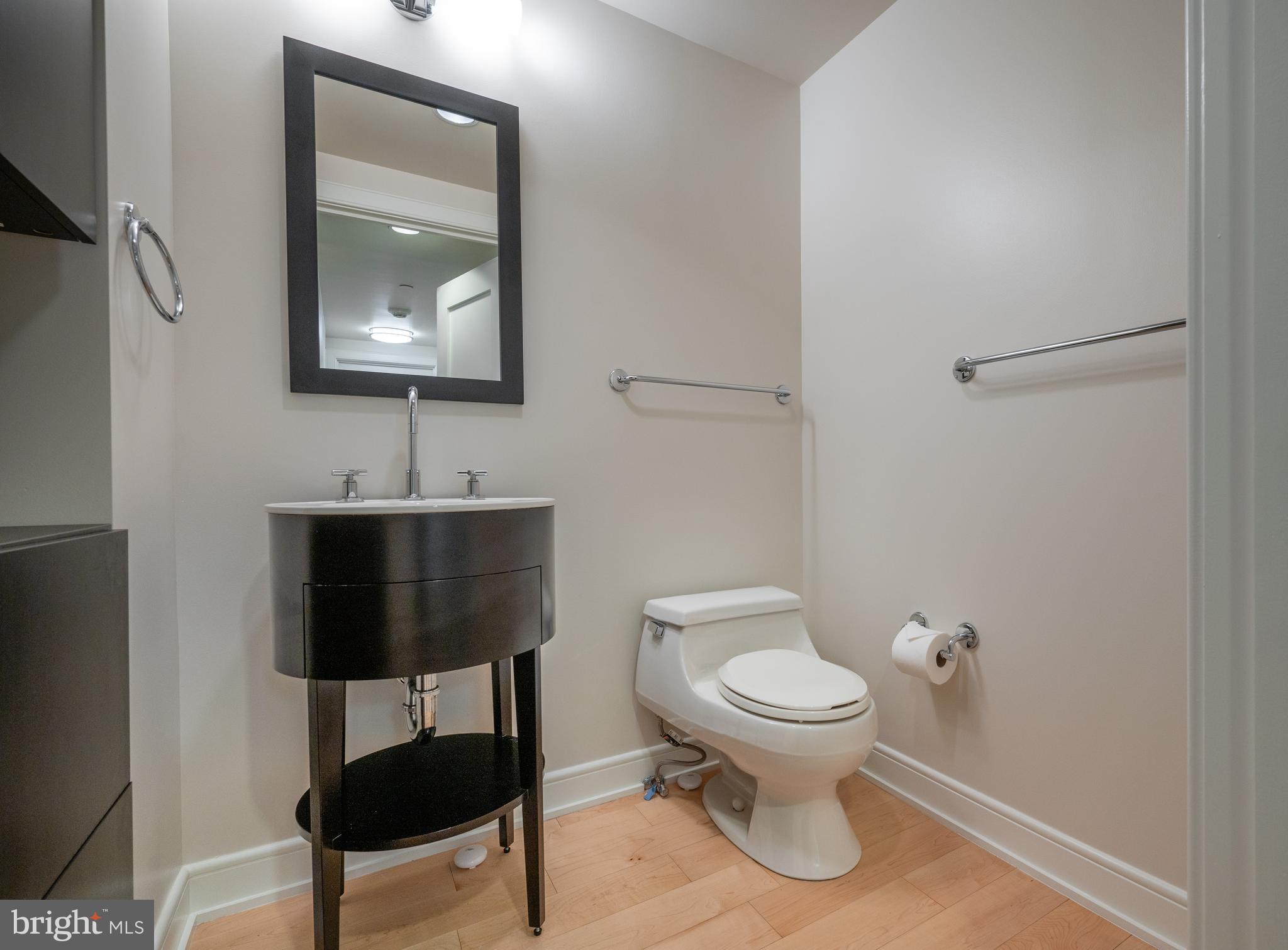 ROSSLYN - Residential Lease