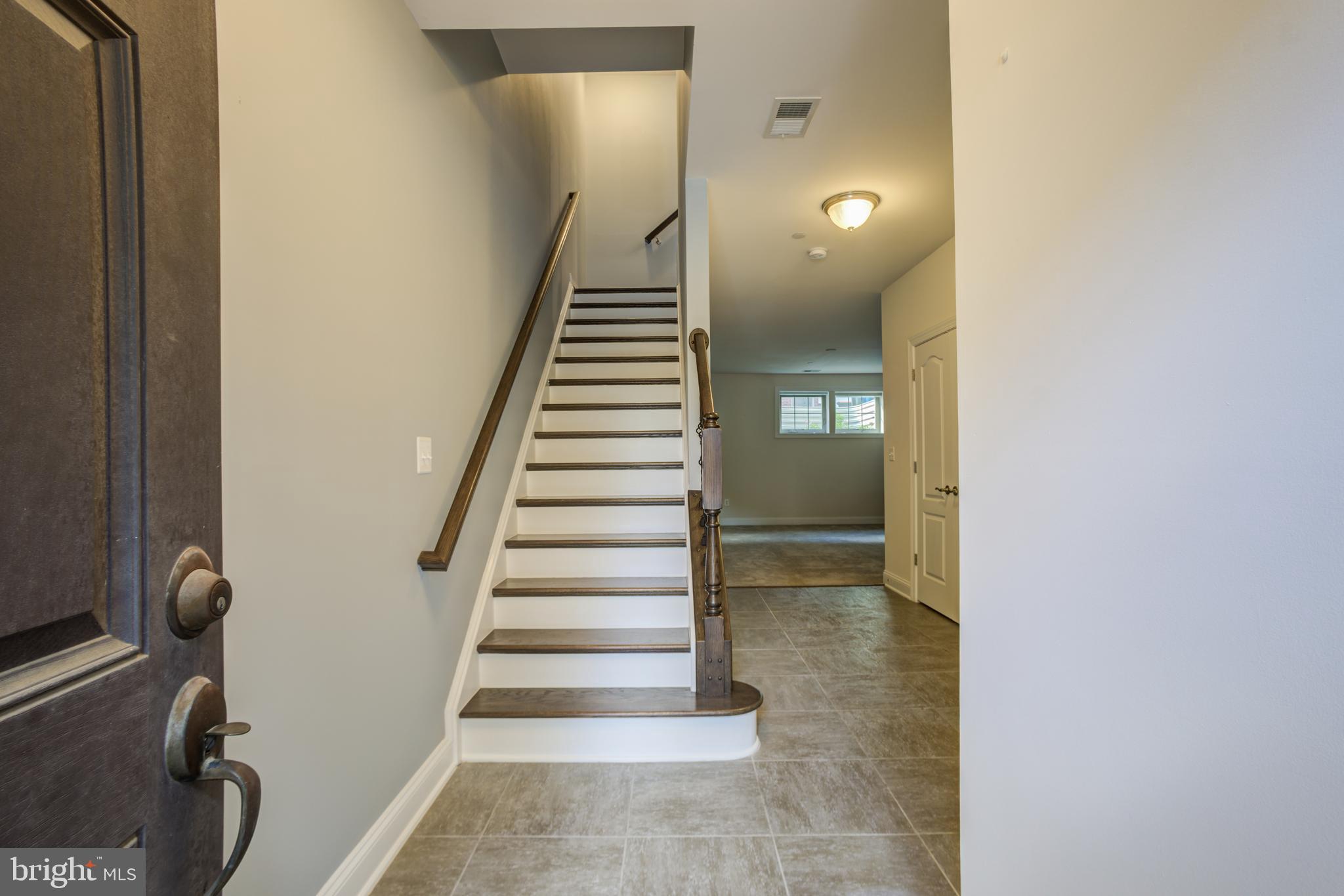 6122 SOLENT PLACE NE