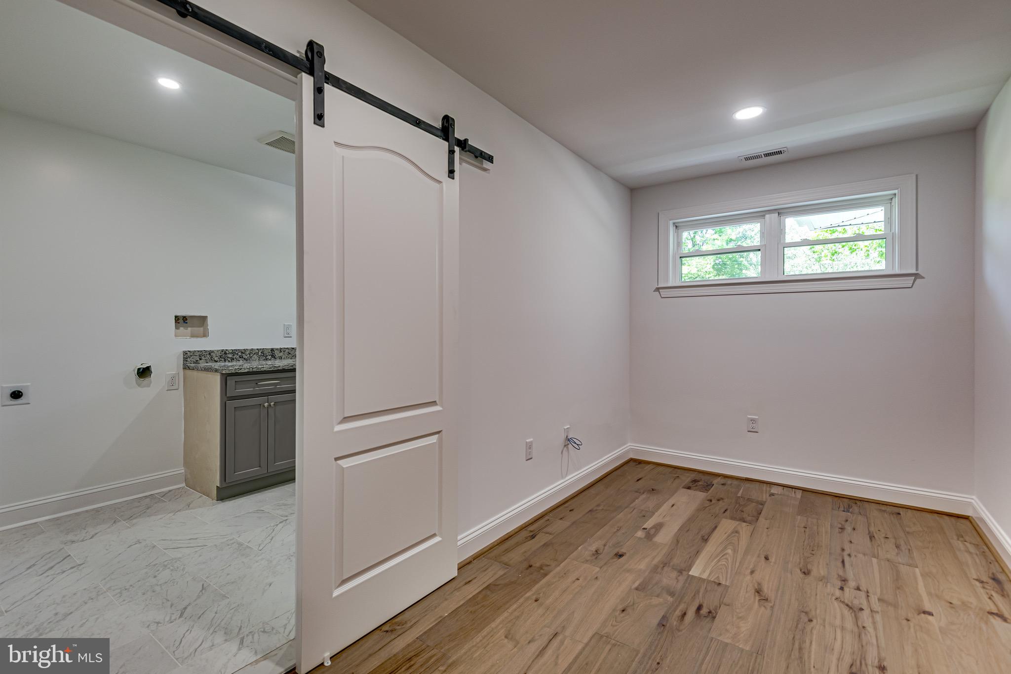 OYSTER HARBOR - Residential