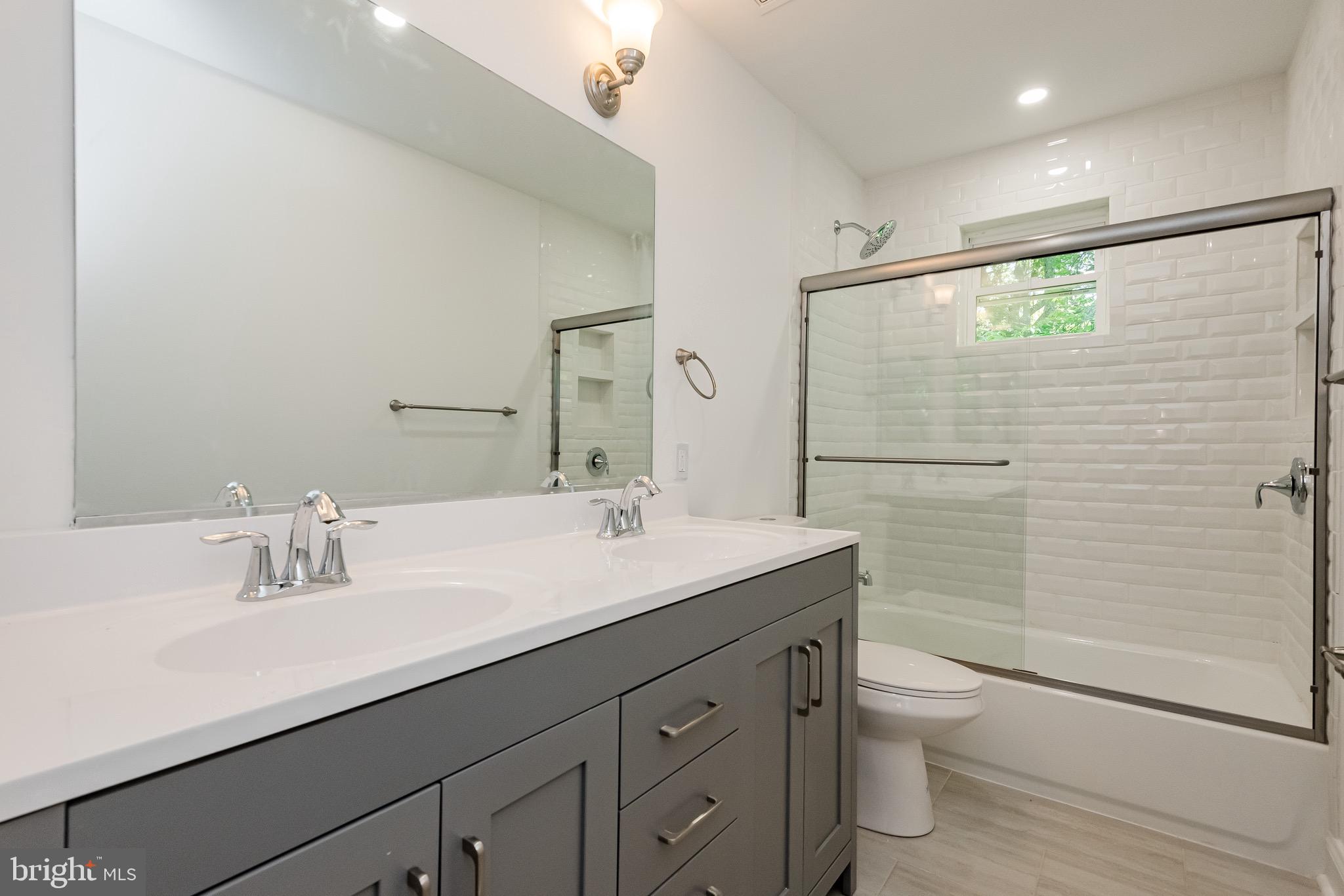 OYSTER HARBOR - Residential